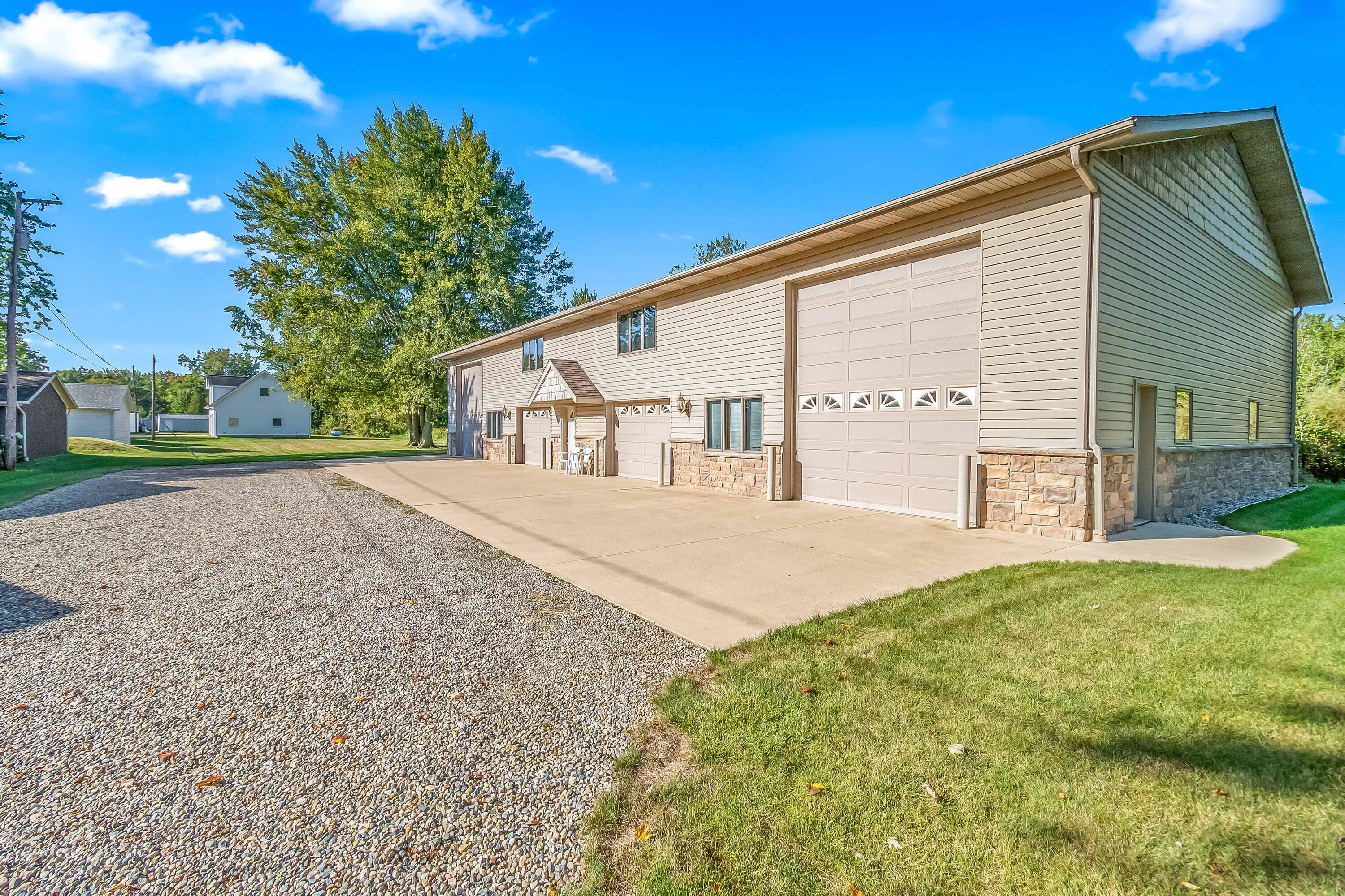 151 Lakeside Drive