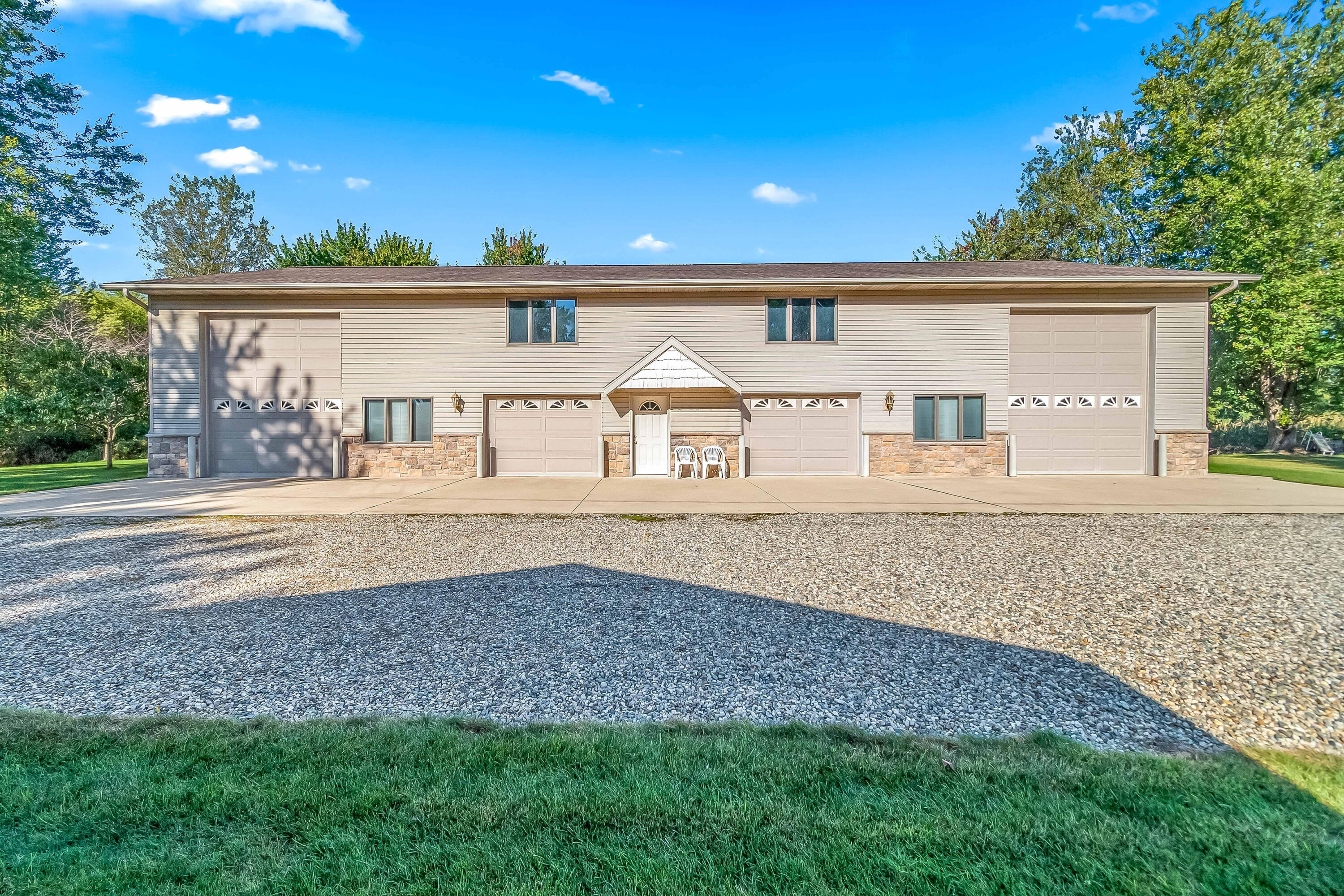 151 Lakeside Drive