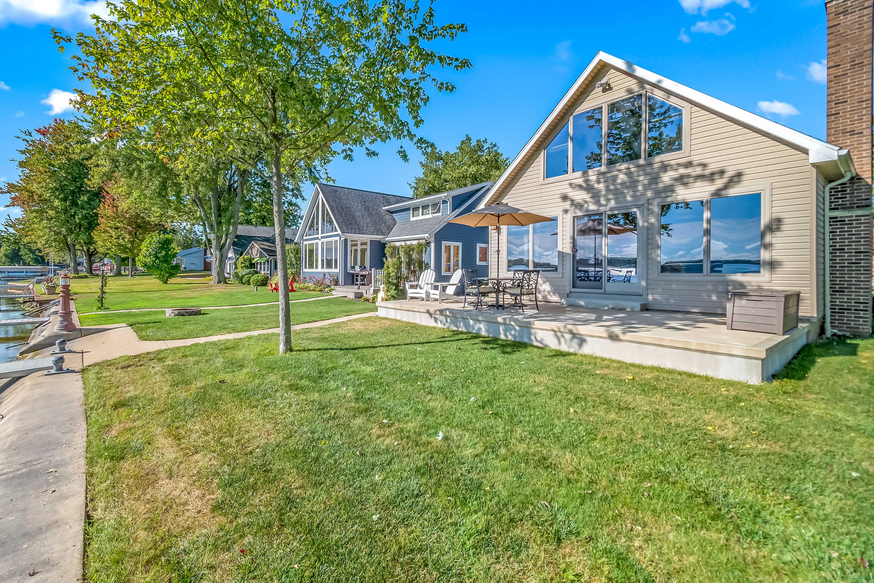 151 Lakeside Drive