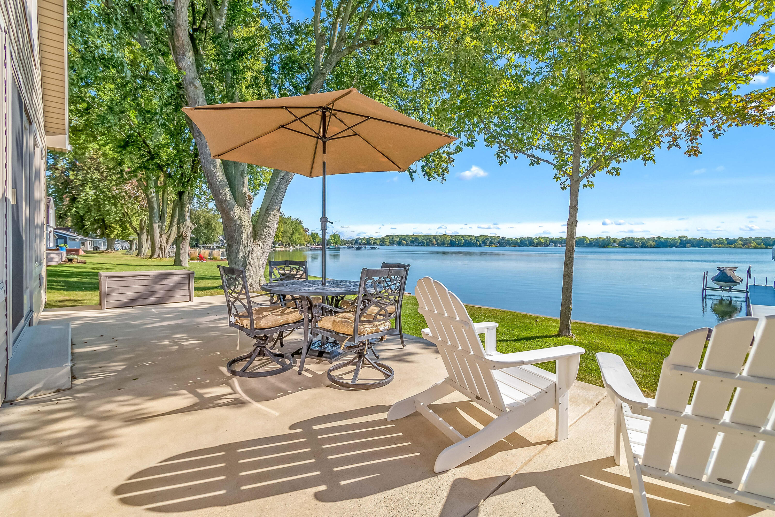 151 Lakeside Drive