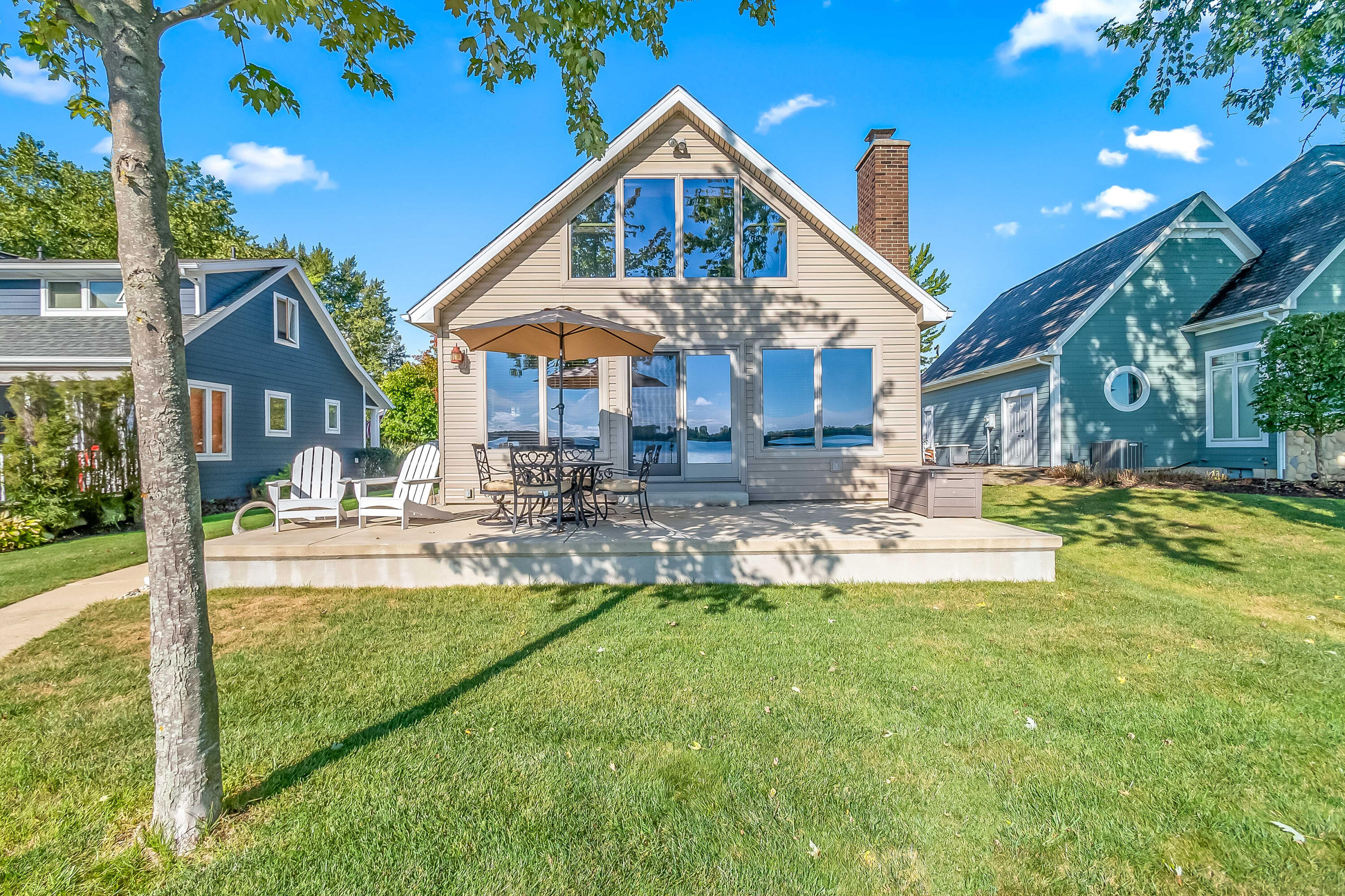 151 Lakeside Drive