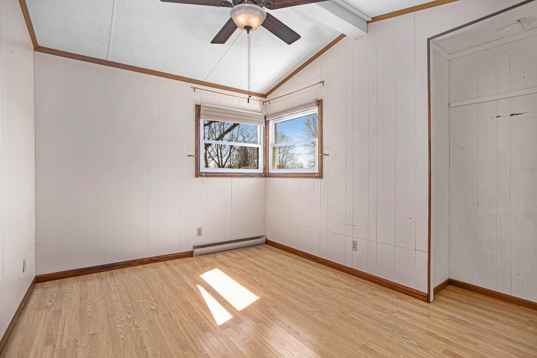 757 Lake Shore Point