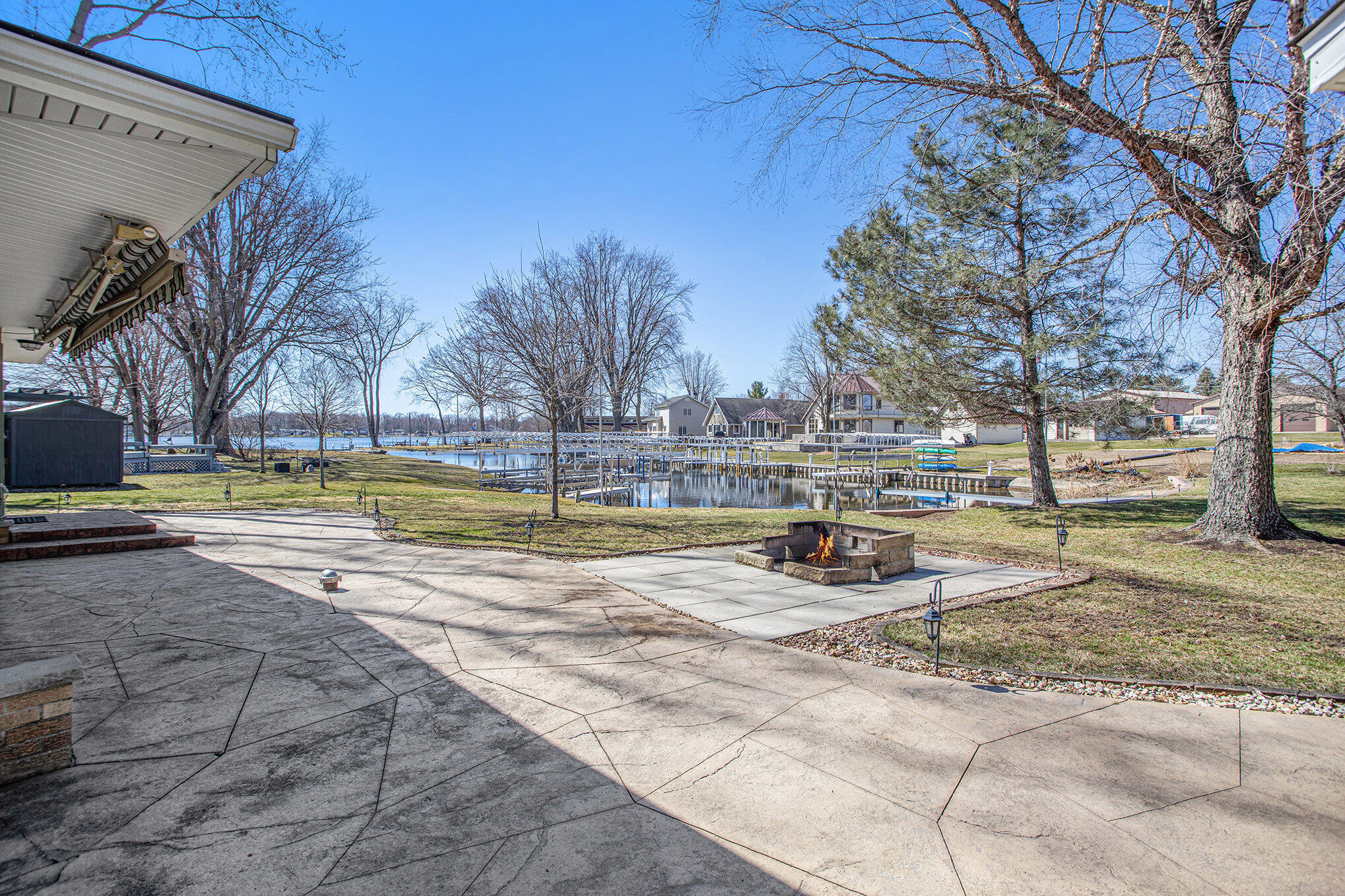 757 Lake Shore Point