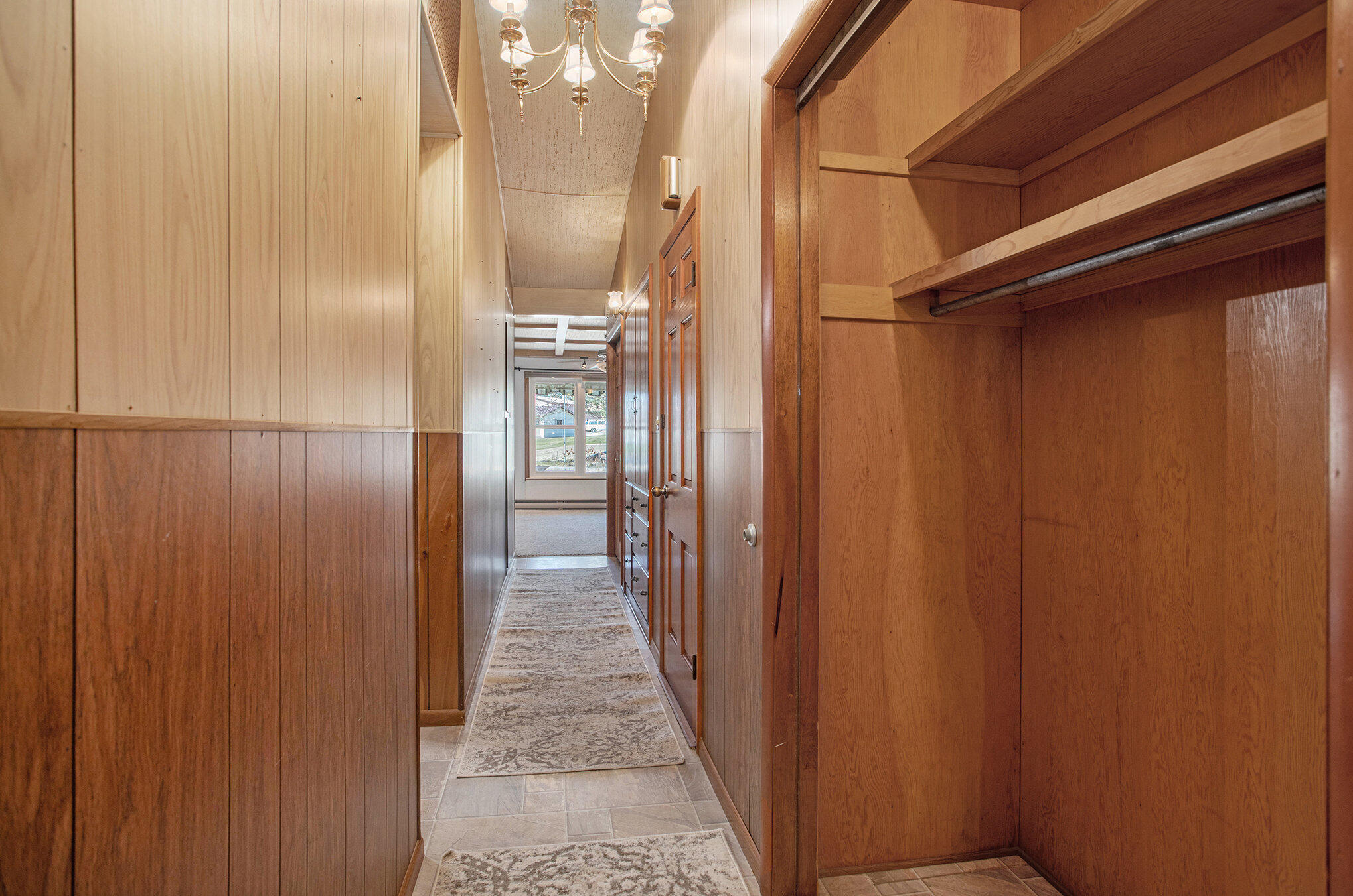 757 Lake Shore Point