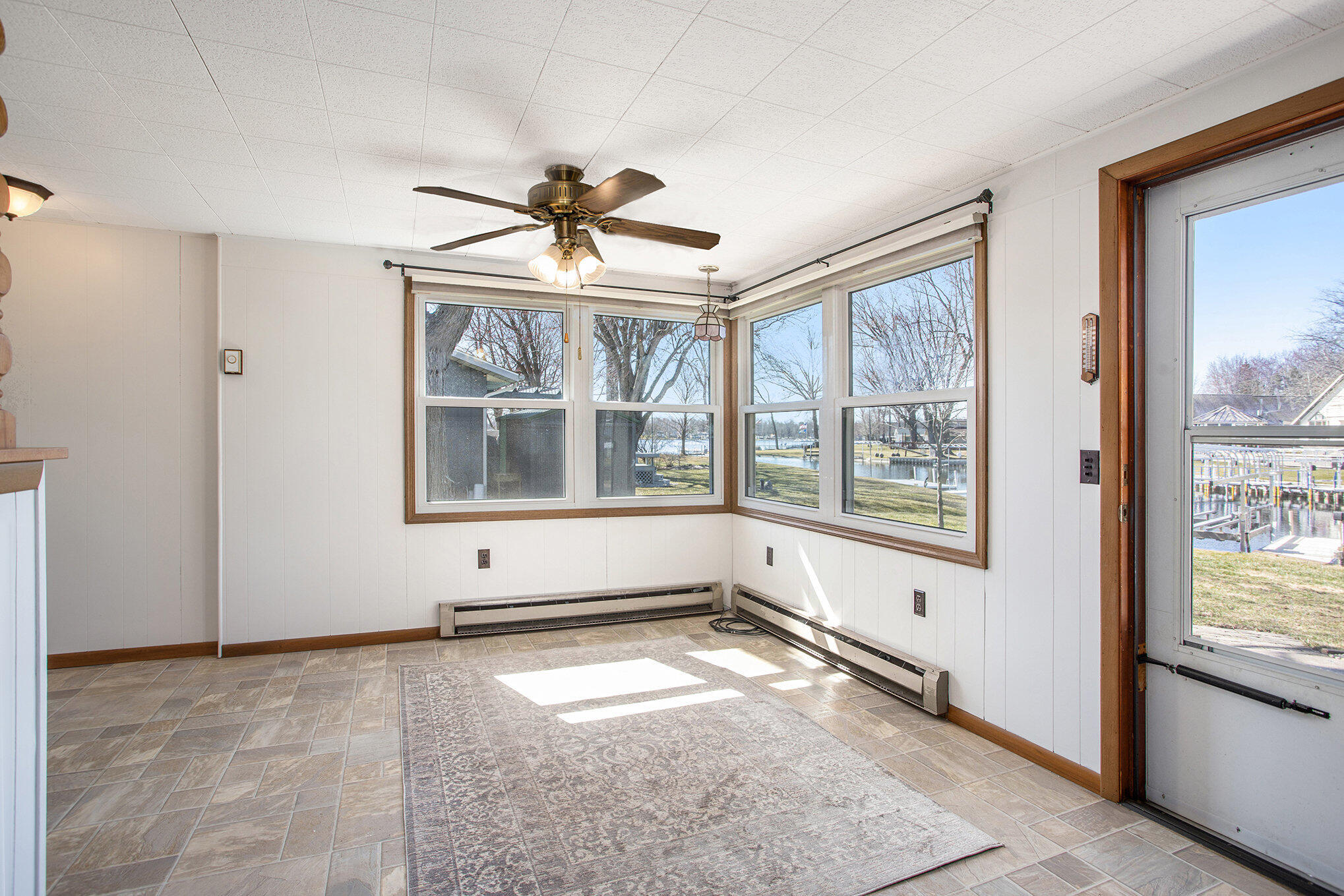 757 Lake Shore Point
