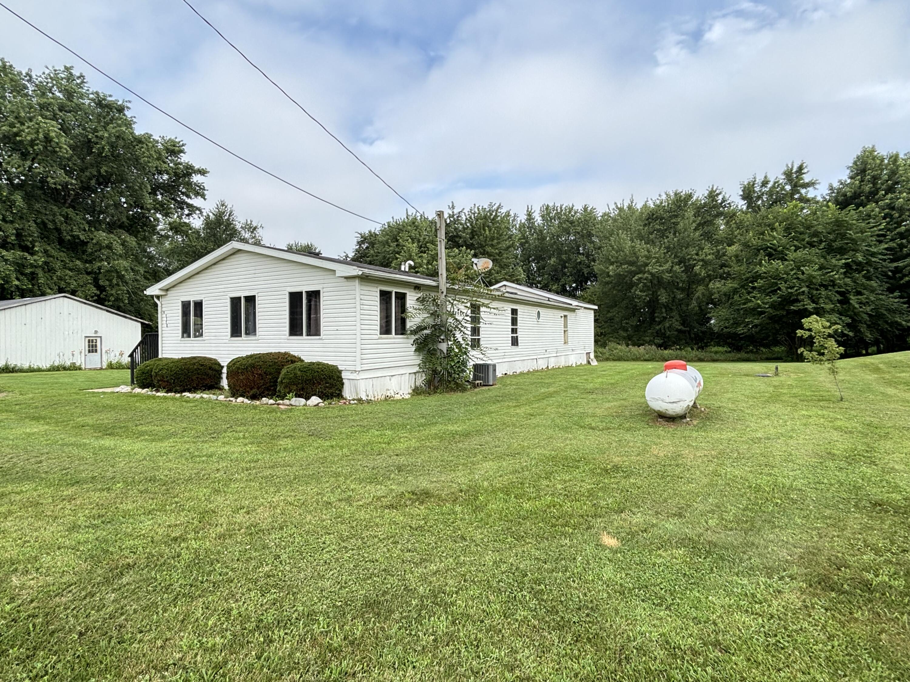 1118 E Chicago Road