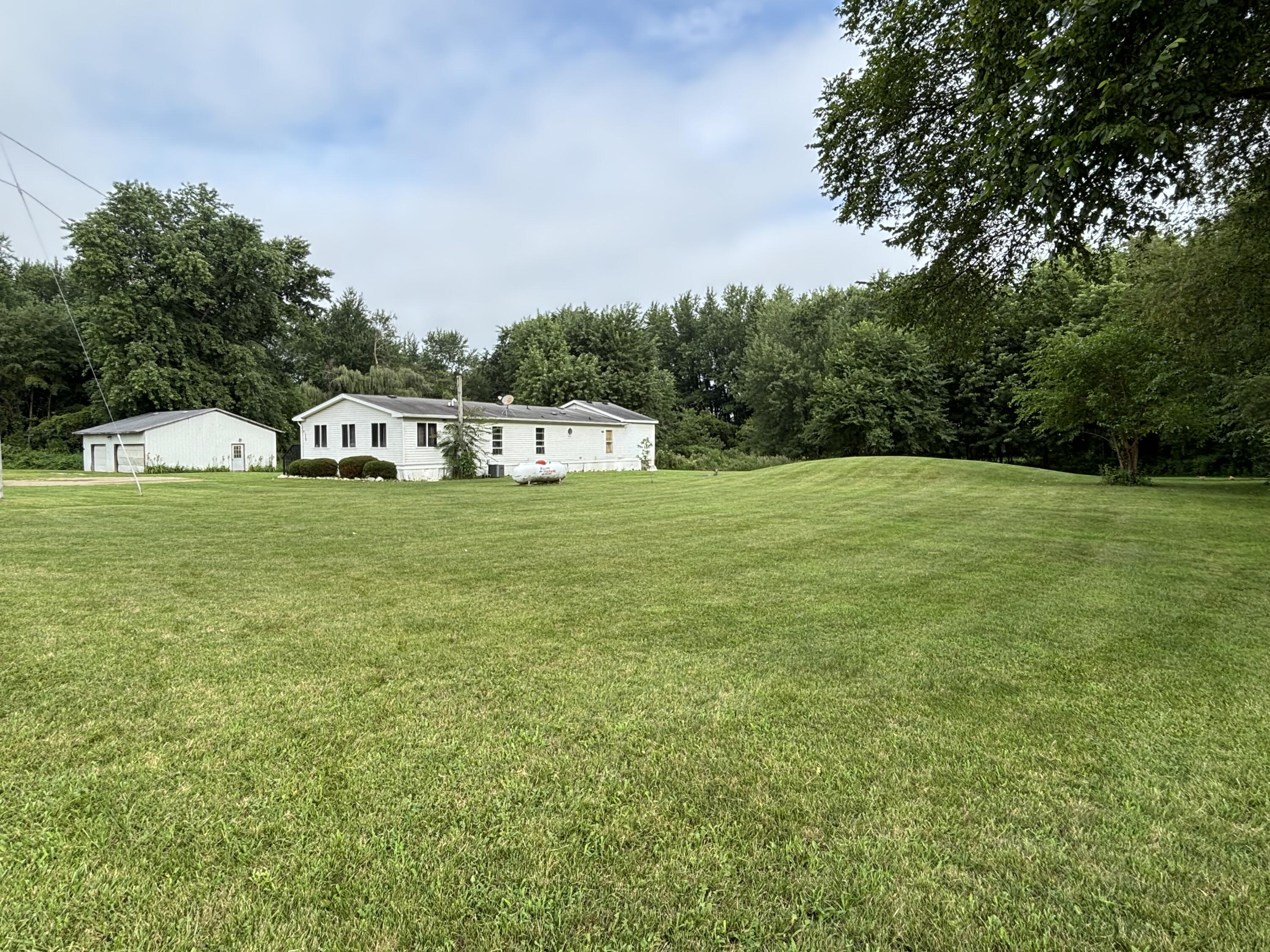 1118 E Chicago Road