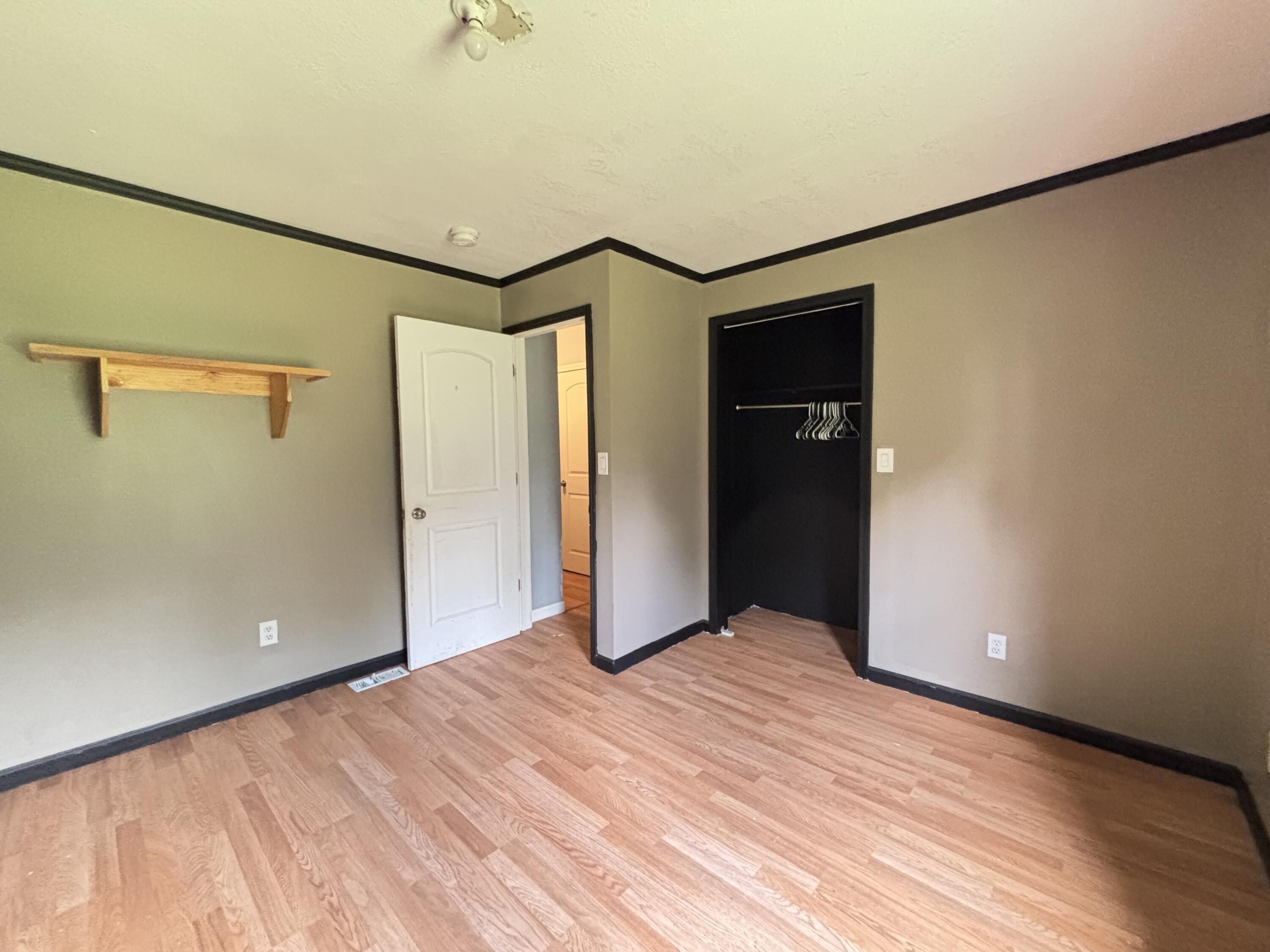 1118 E Chicago Road