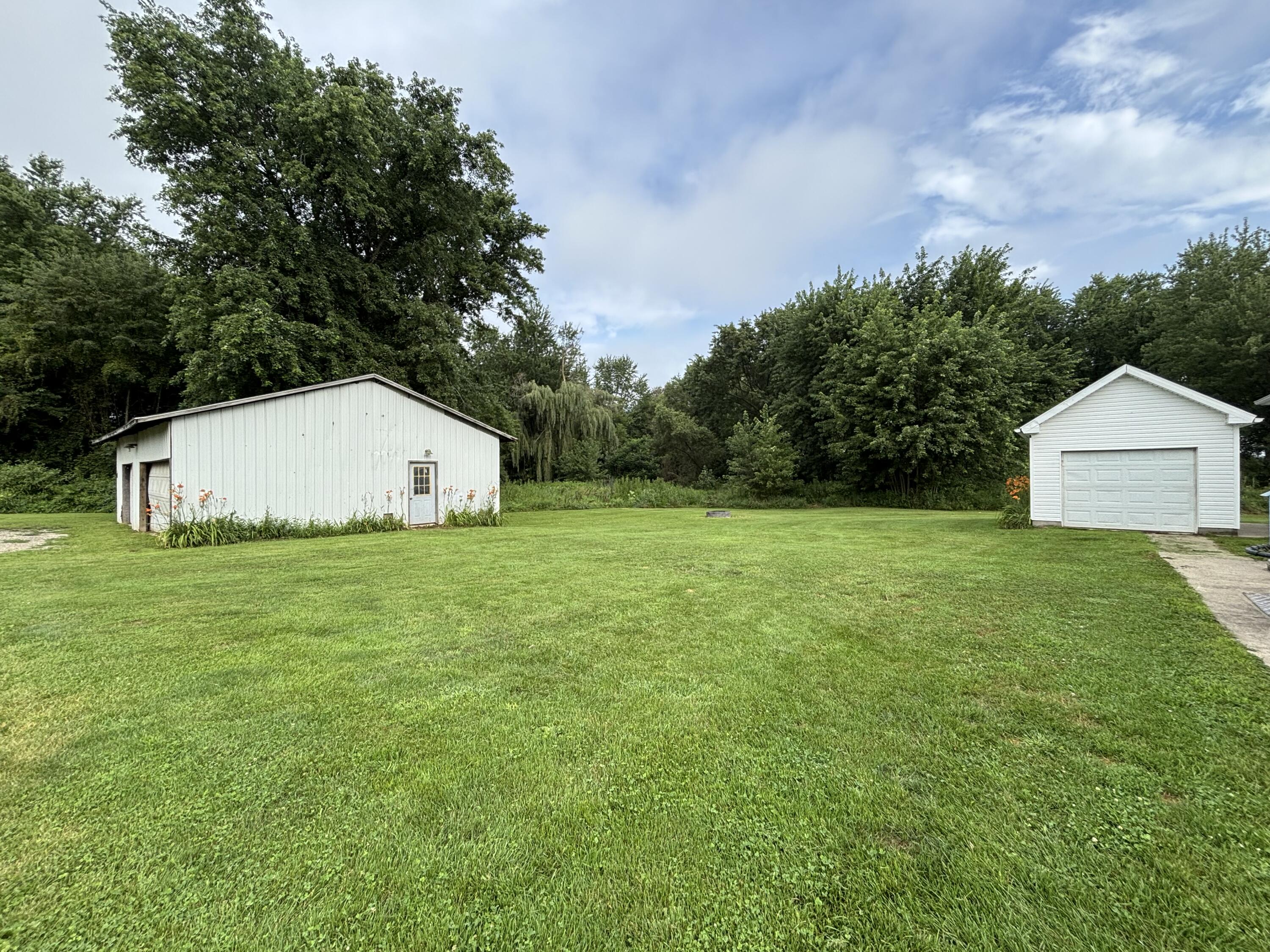 1118 E Chicago Road