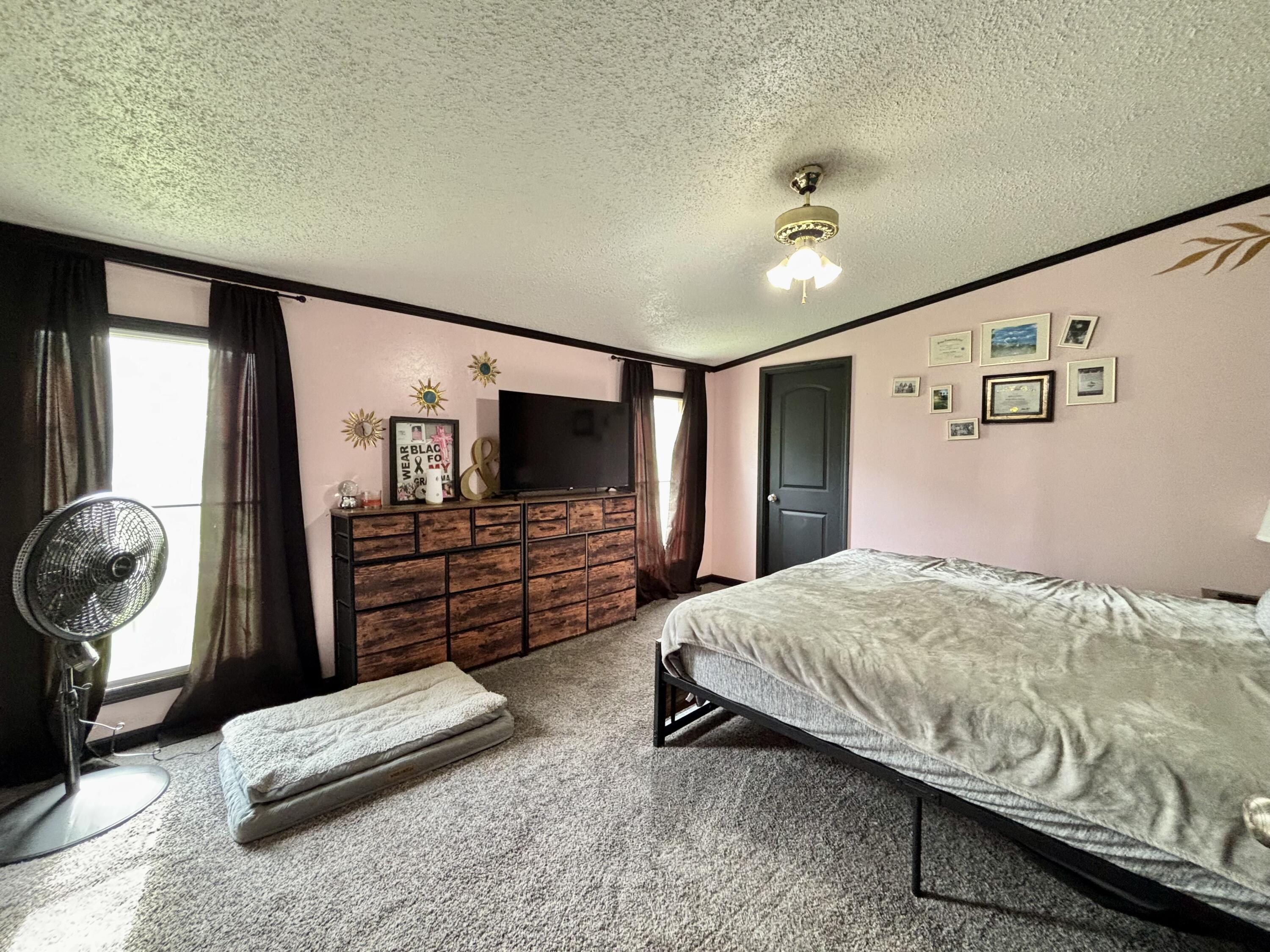 1118 E Chicago Road