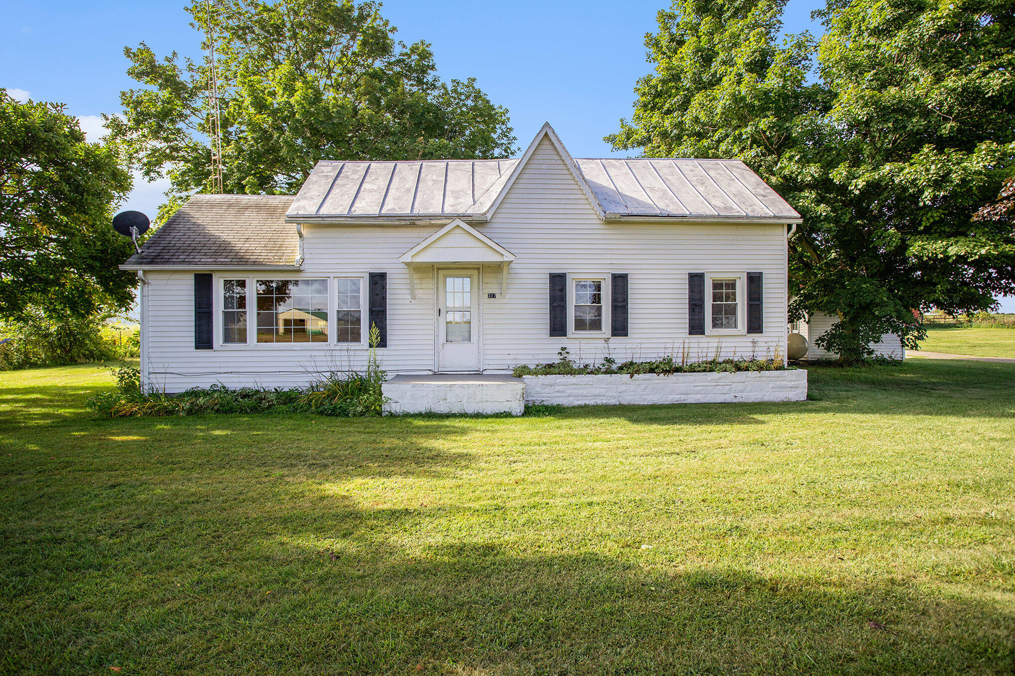 317 W Colon Road