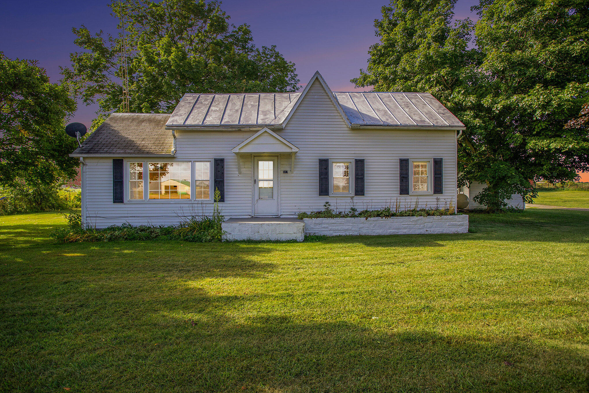 317 W Colon Road