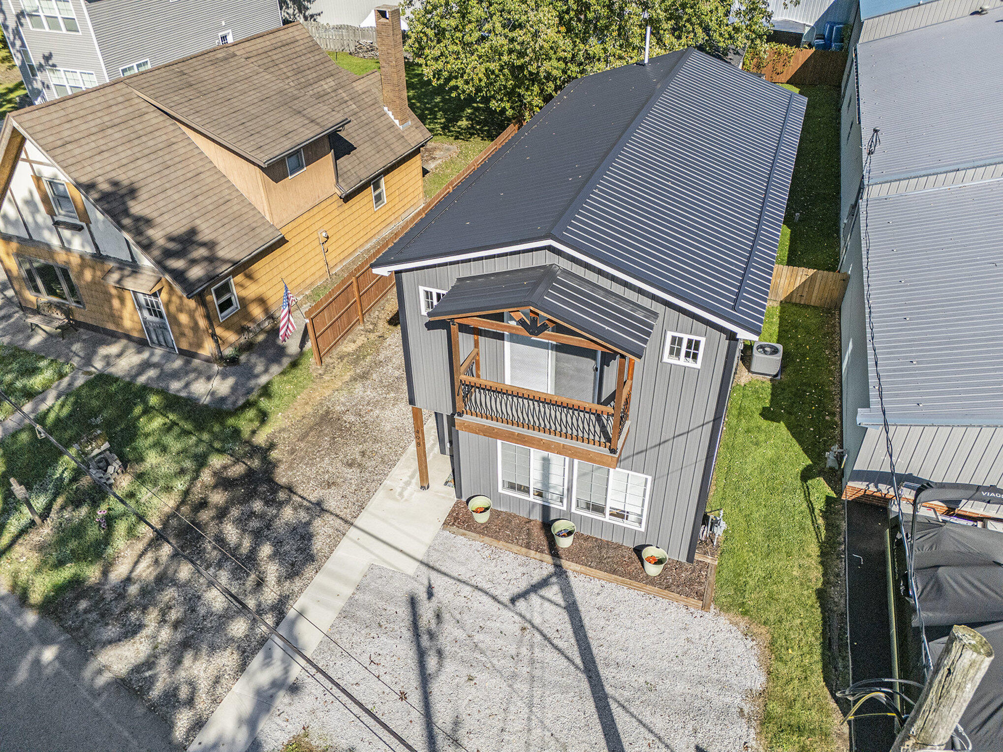 498 Warren Road