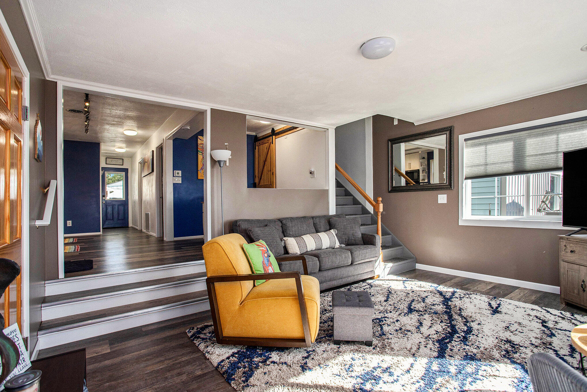 498 Warren Road