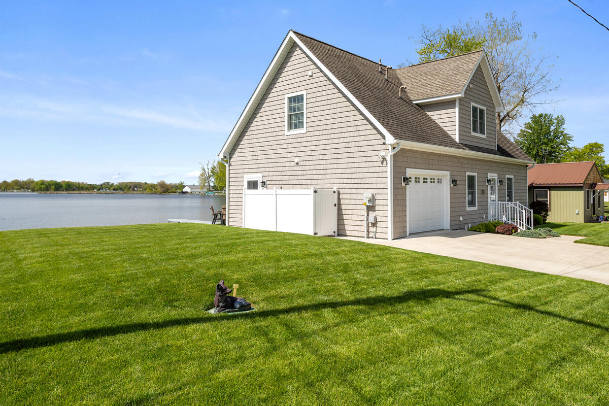 243 E Rose Road