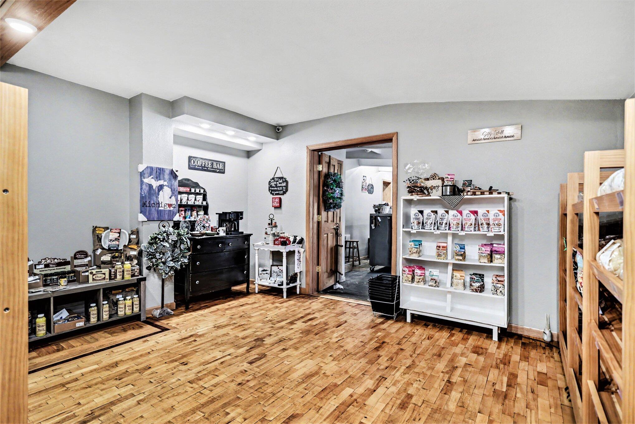 354 W Chicago Street