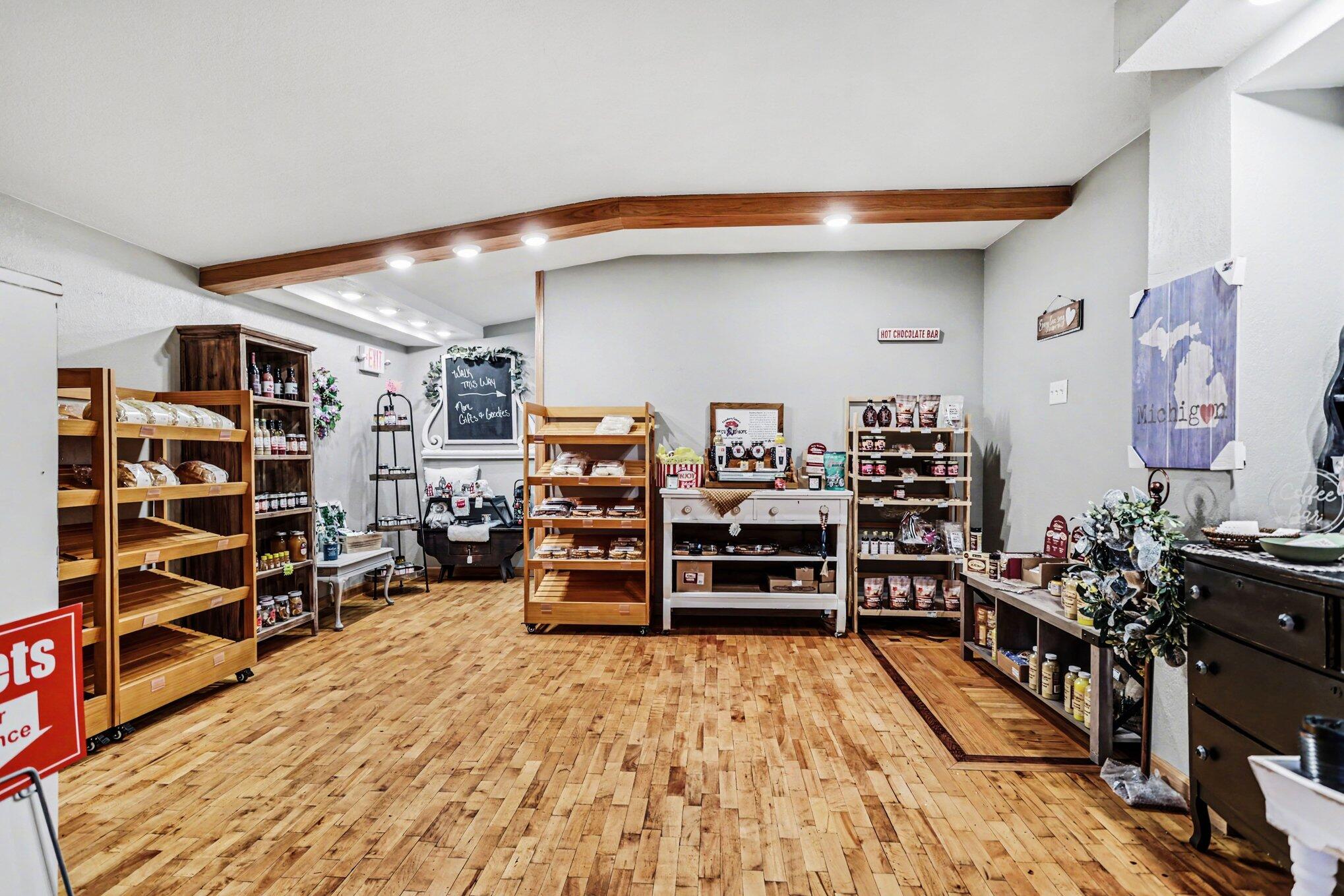 354 W Chicago Street