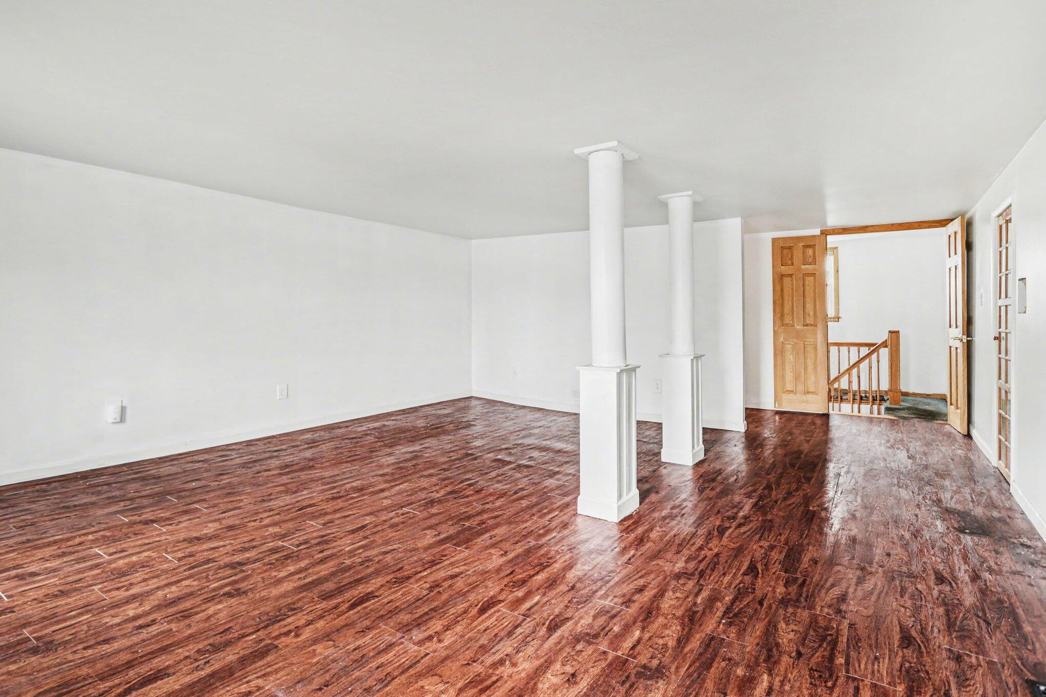 354 W Chicago Street