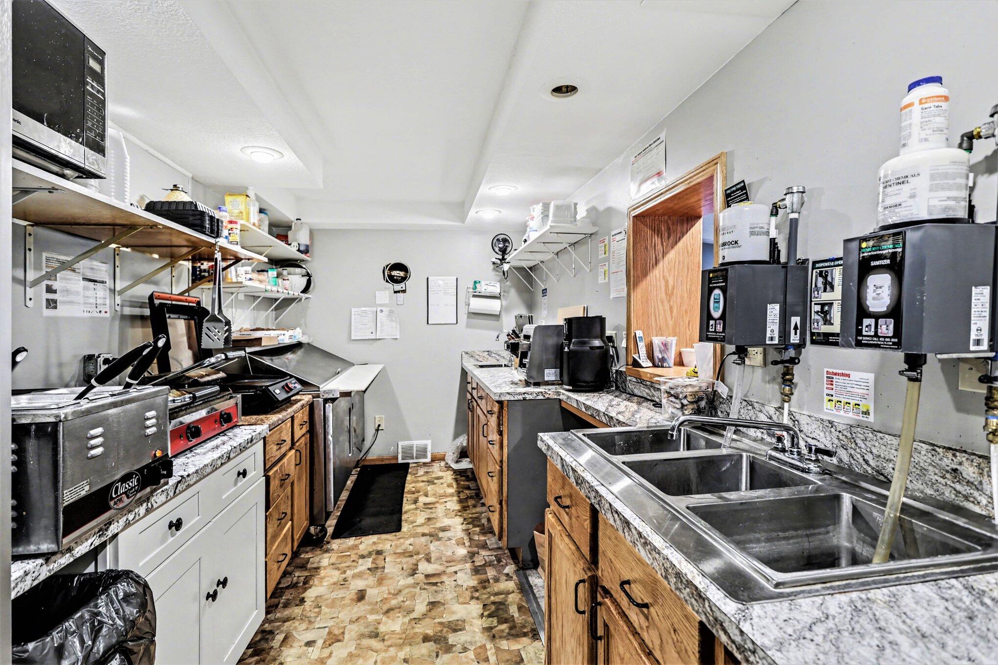 354 W Chicago Street