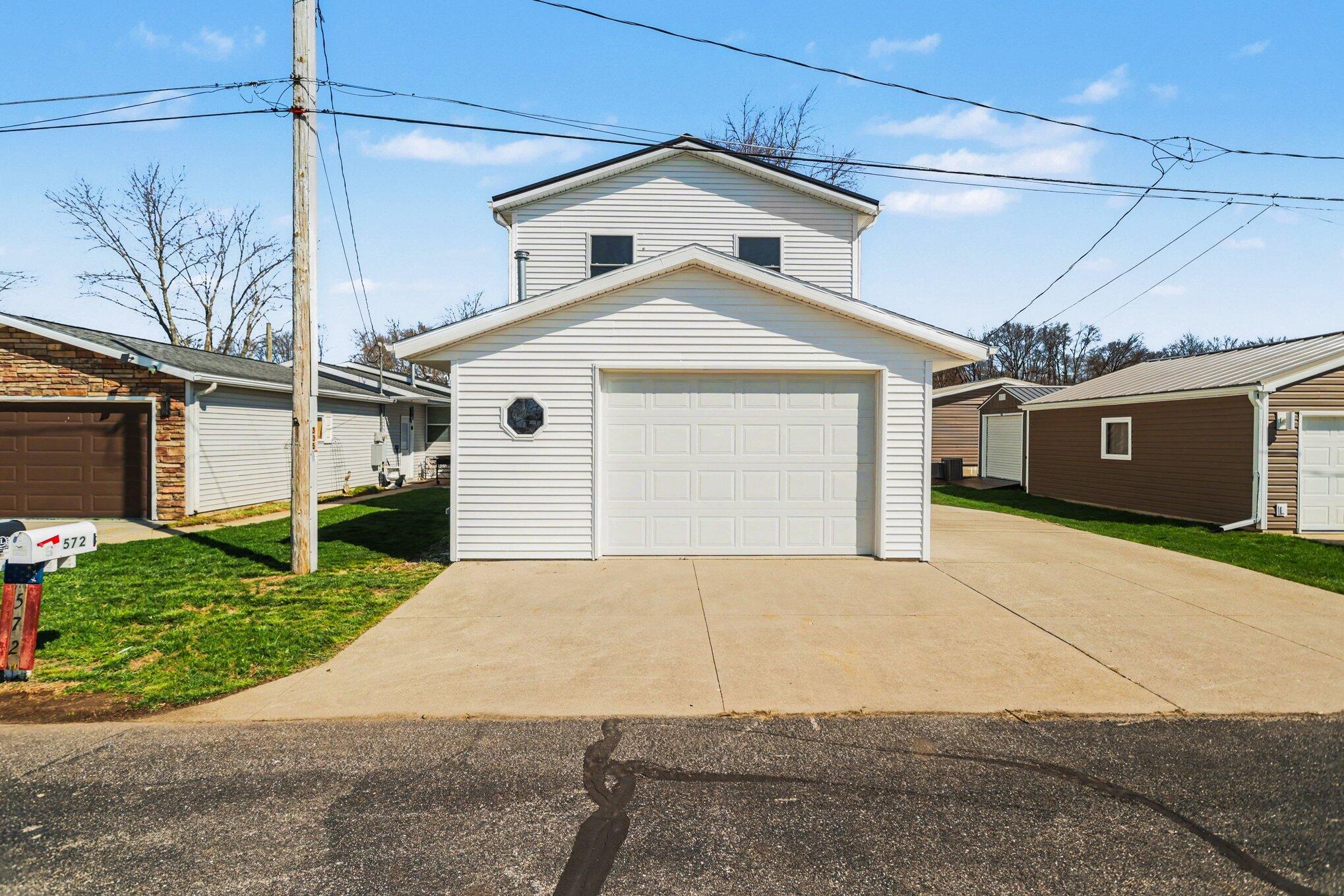 572 Maple Lane