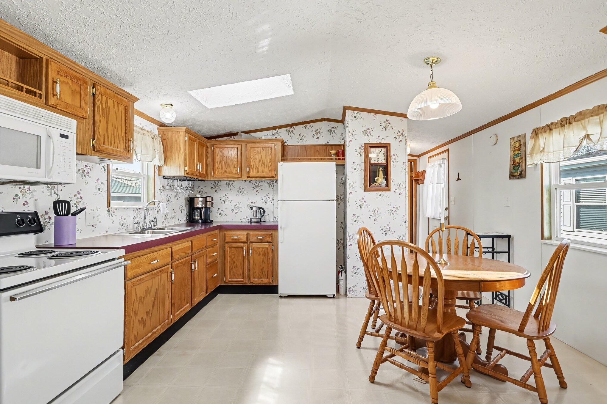 572 Maple Lane