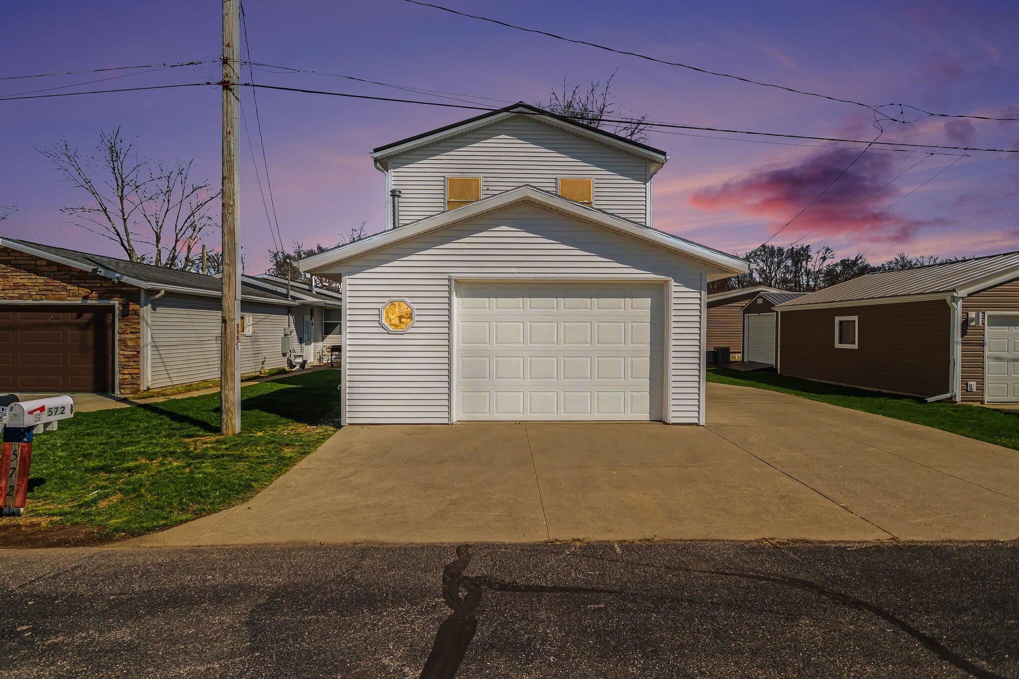 572 Maple Lane
