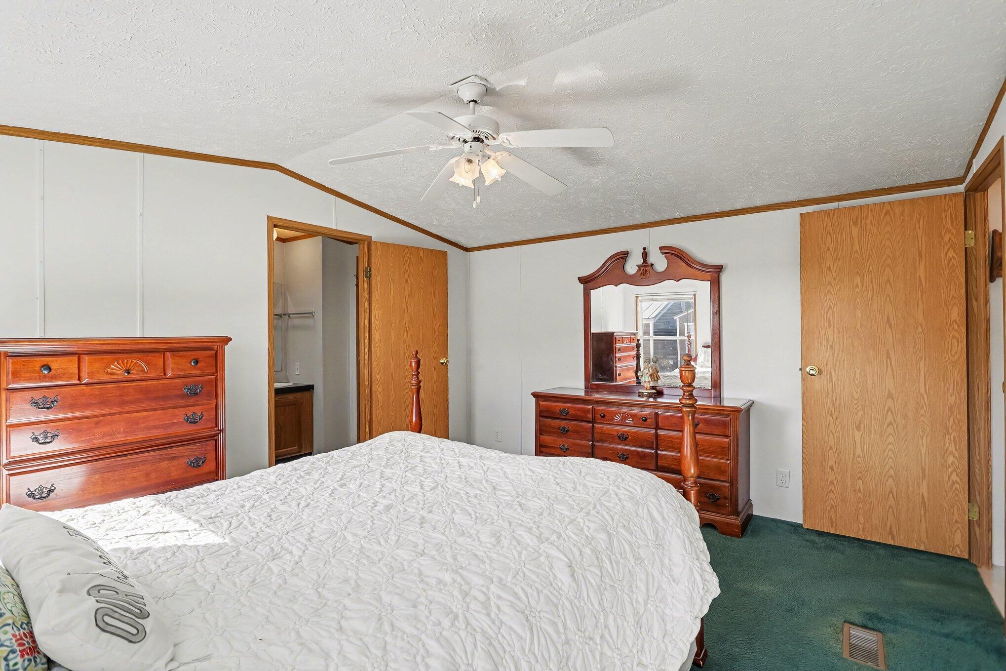 572 Maple Lane