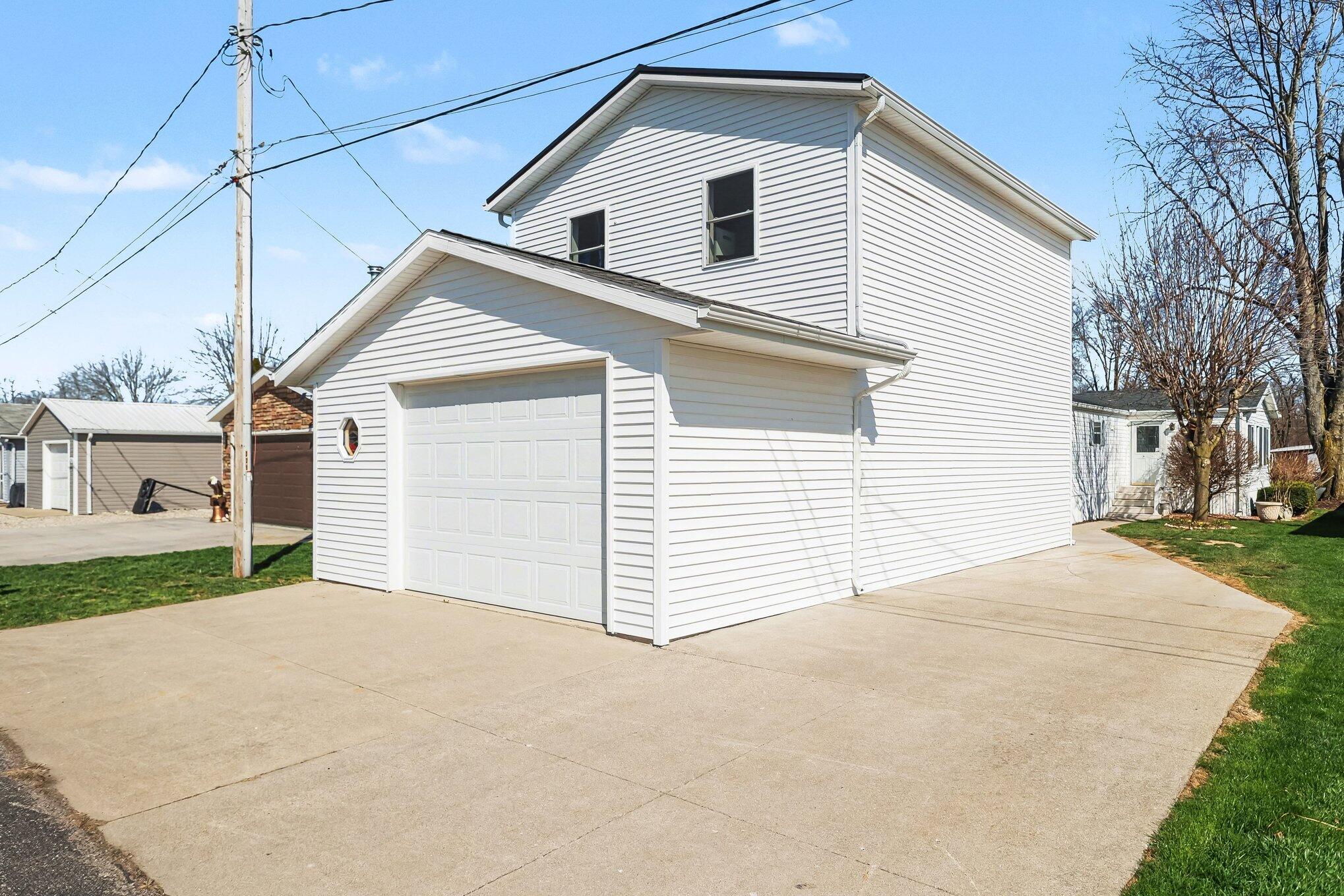 572 Maple Lane