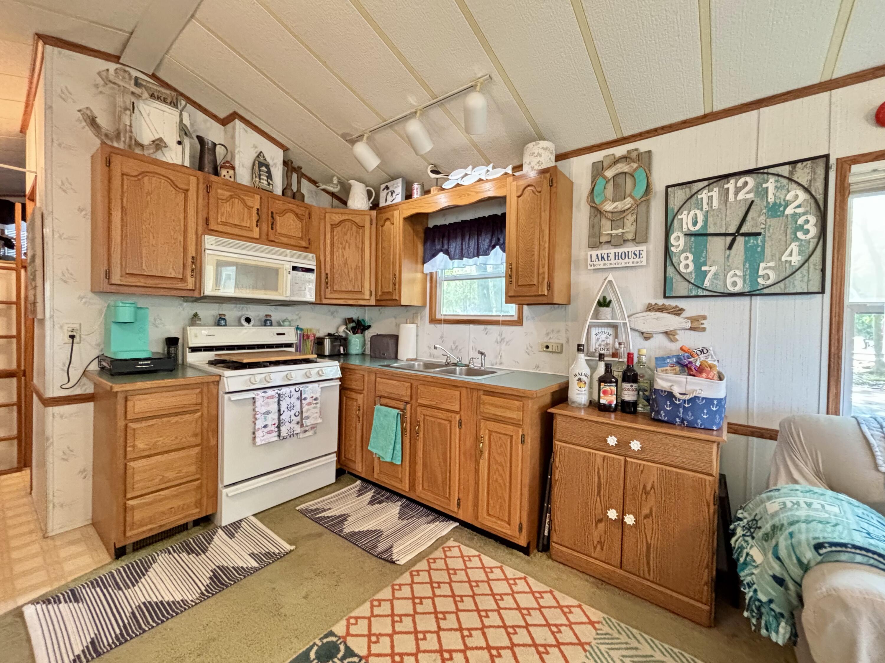 734 Fountain Lane