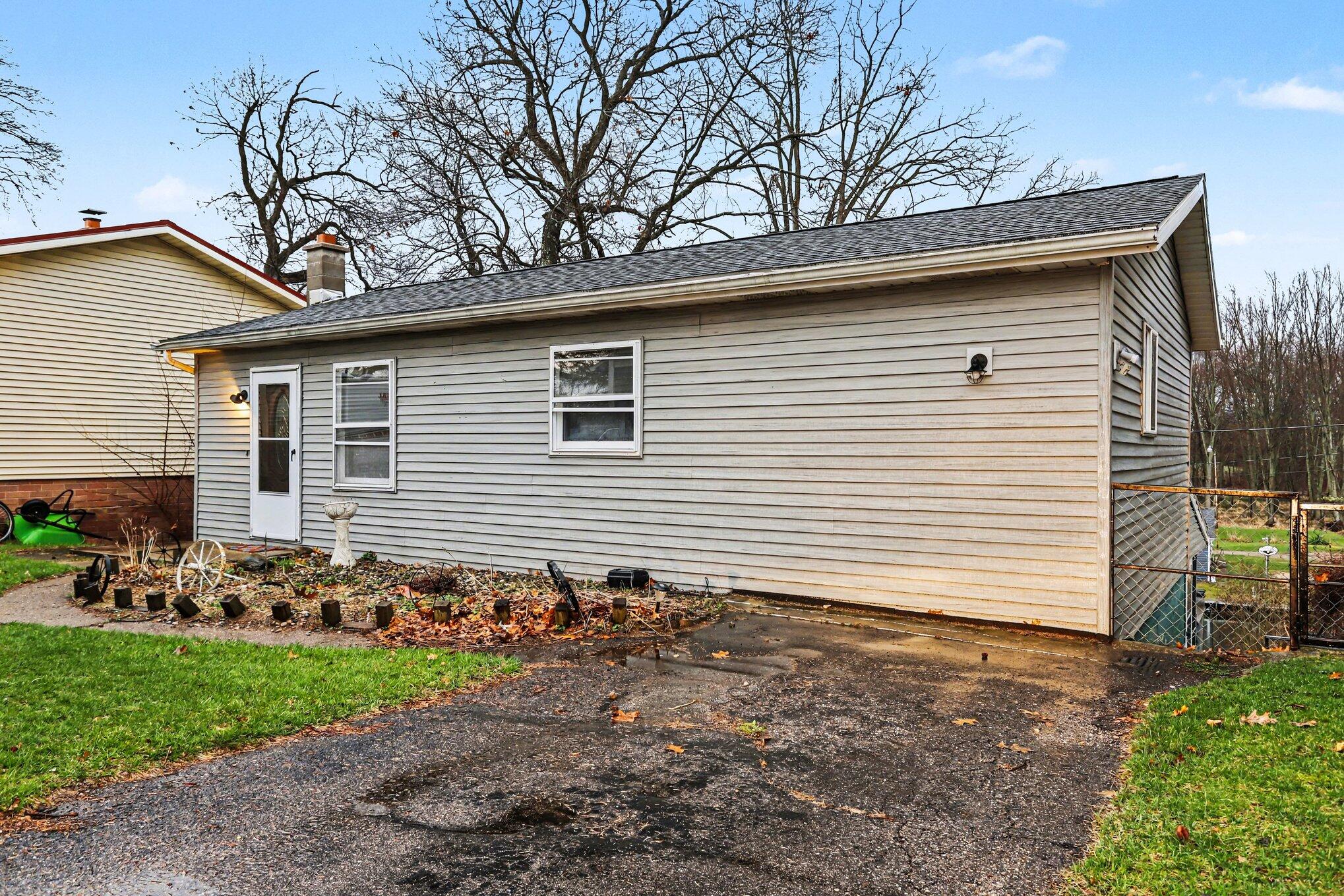 573 River Road