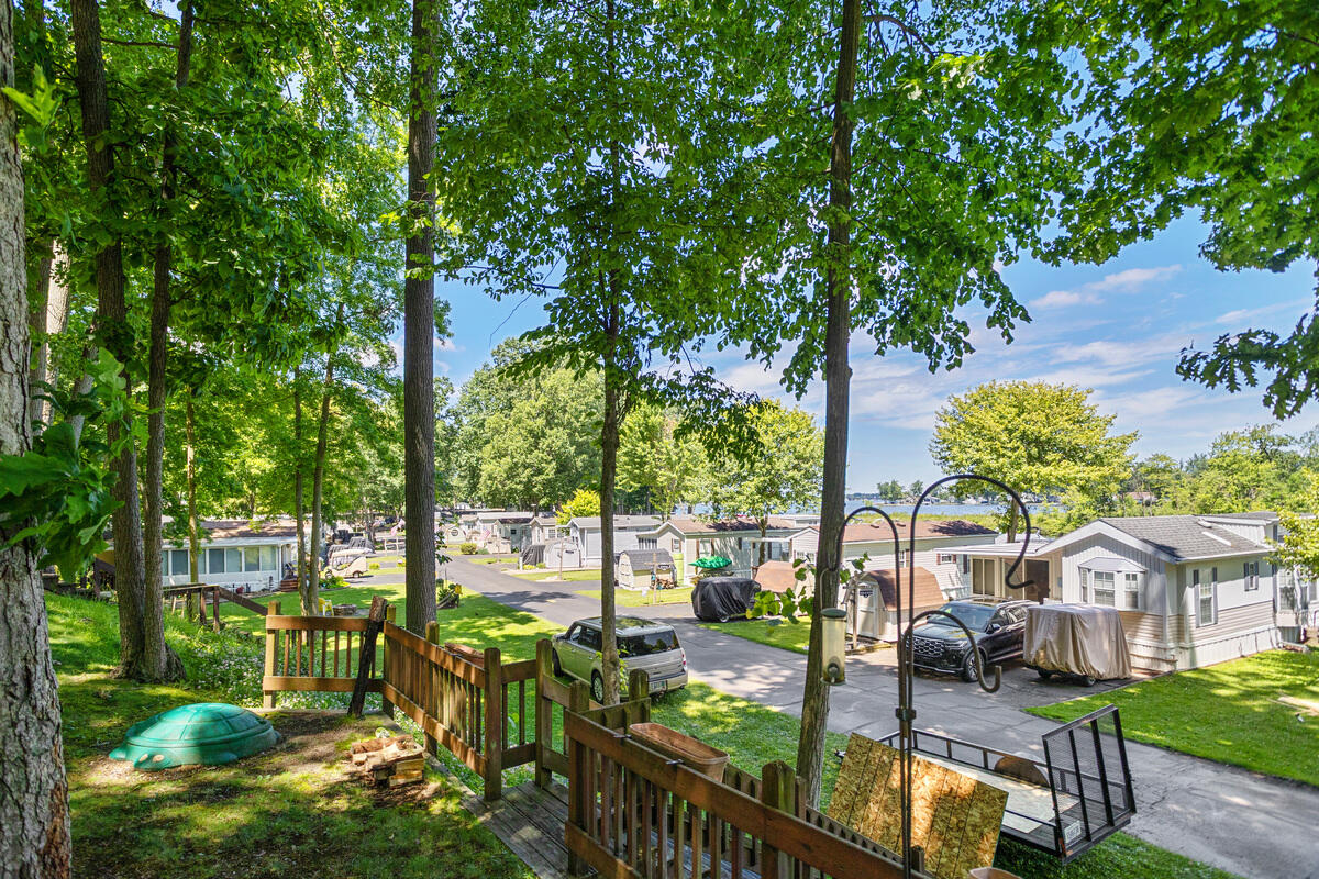 634 Hillview Lane