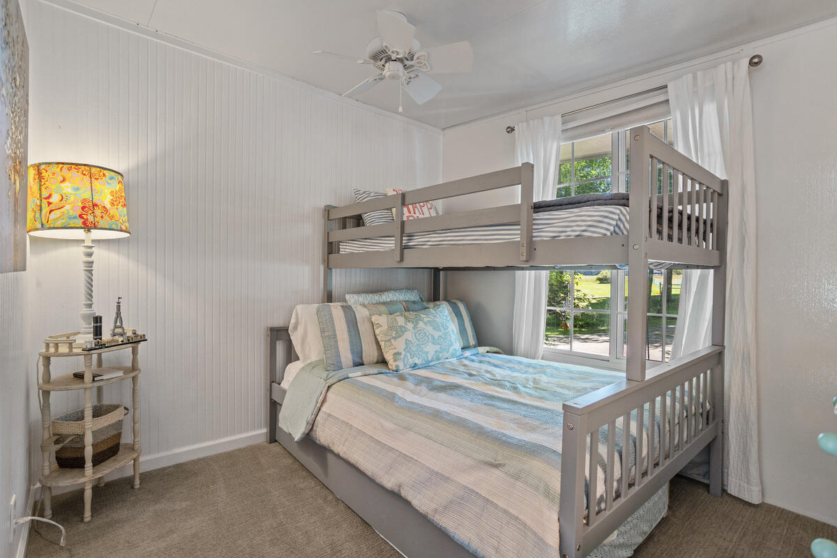 634 Hillview Lane