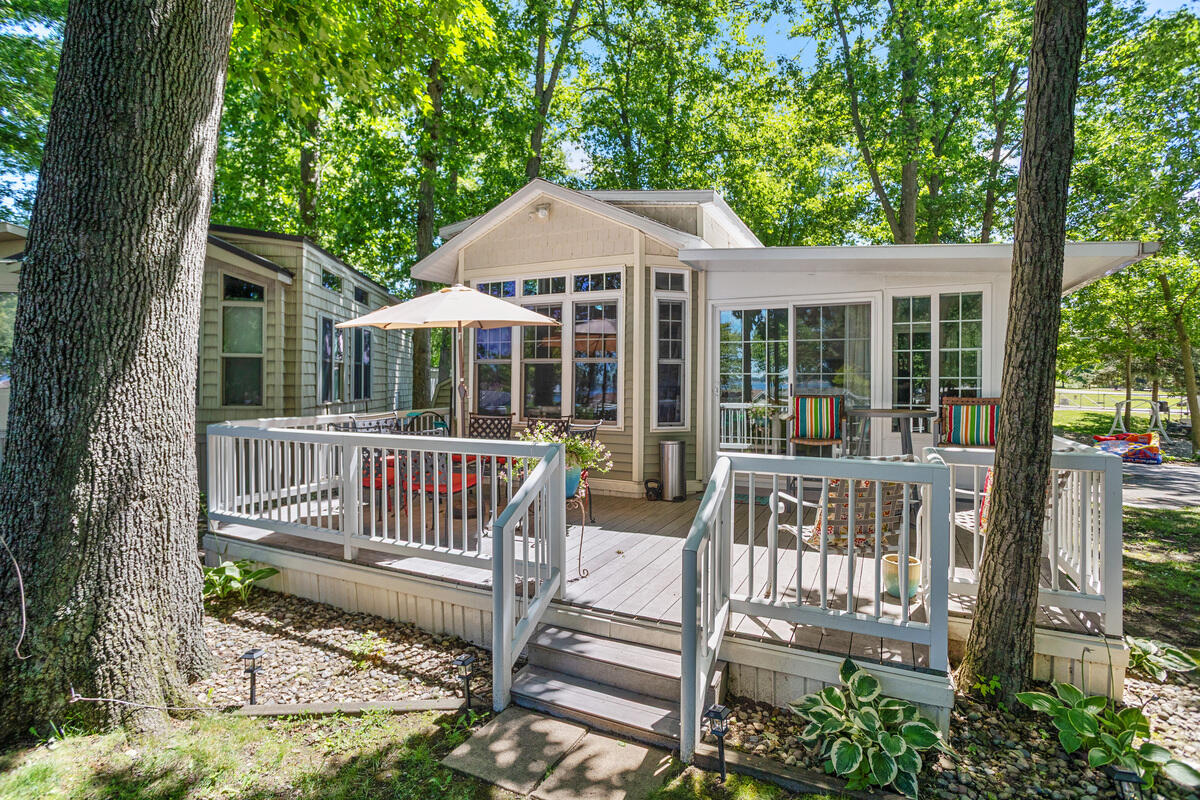 634 Hillview Lane