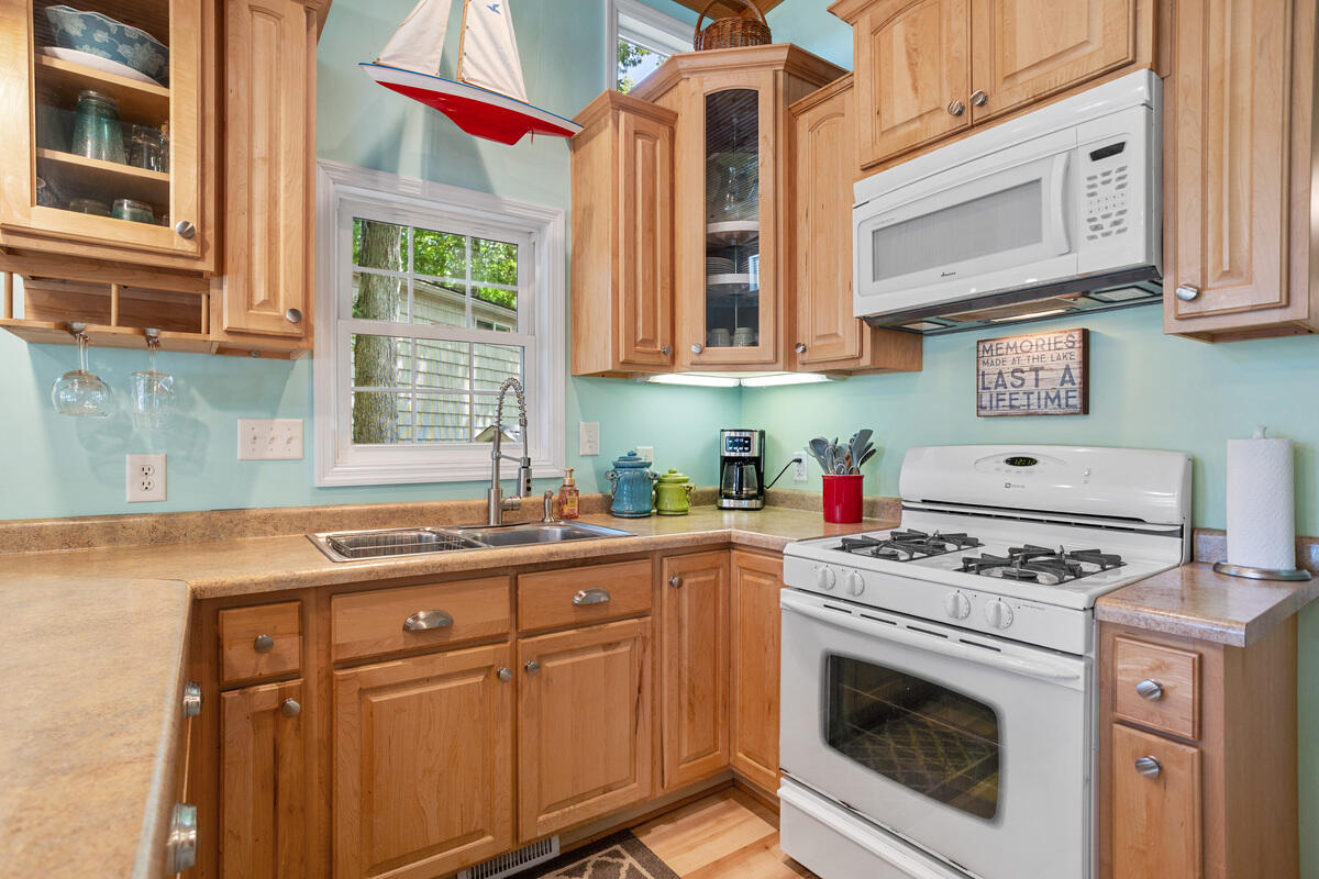 634 Hillview Lane