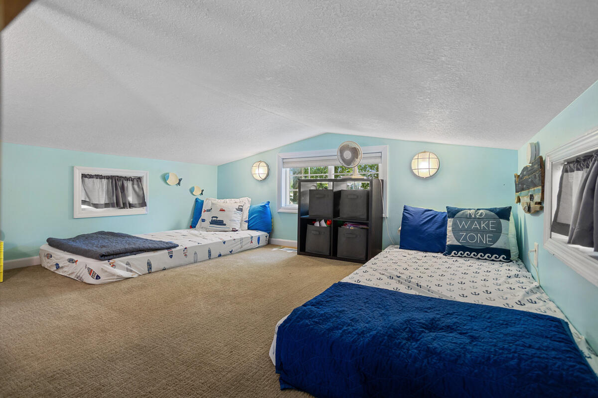 634 Hillview Lane