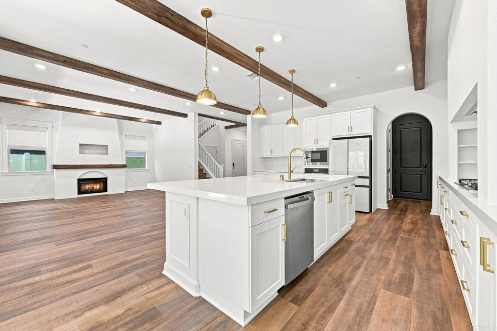 587 Gateway Lane