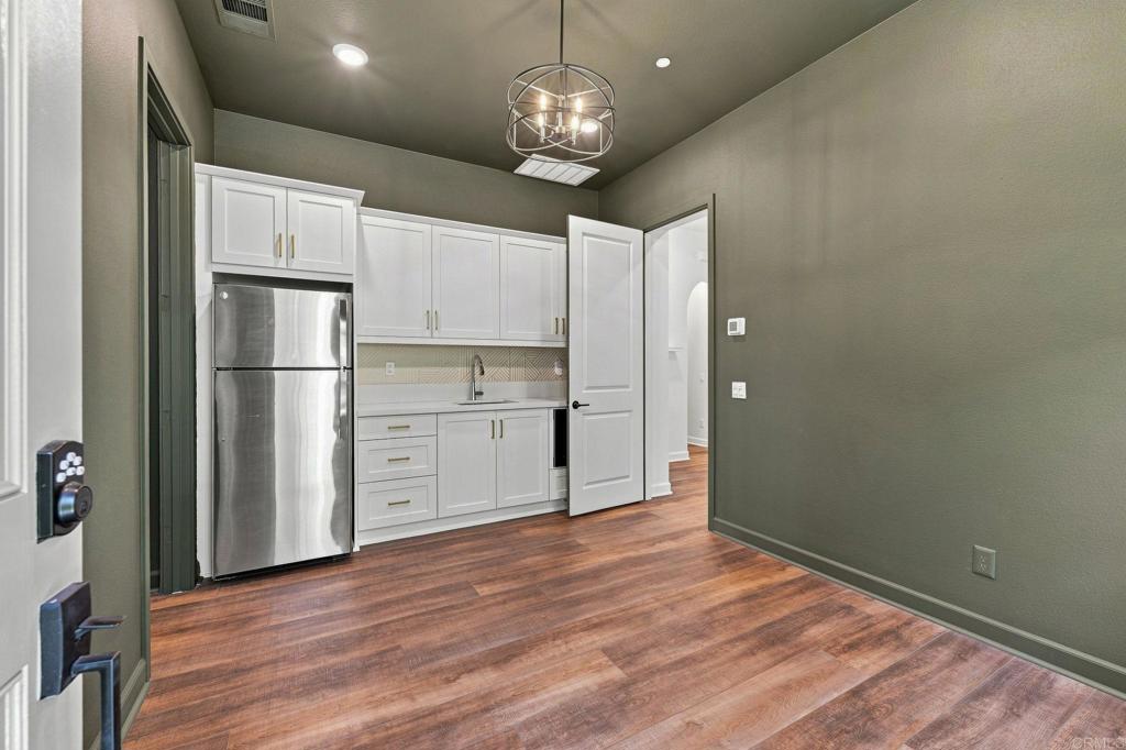 587 Gateway Lane