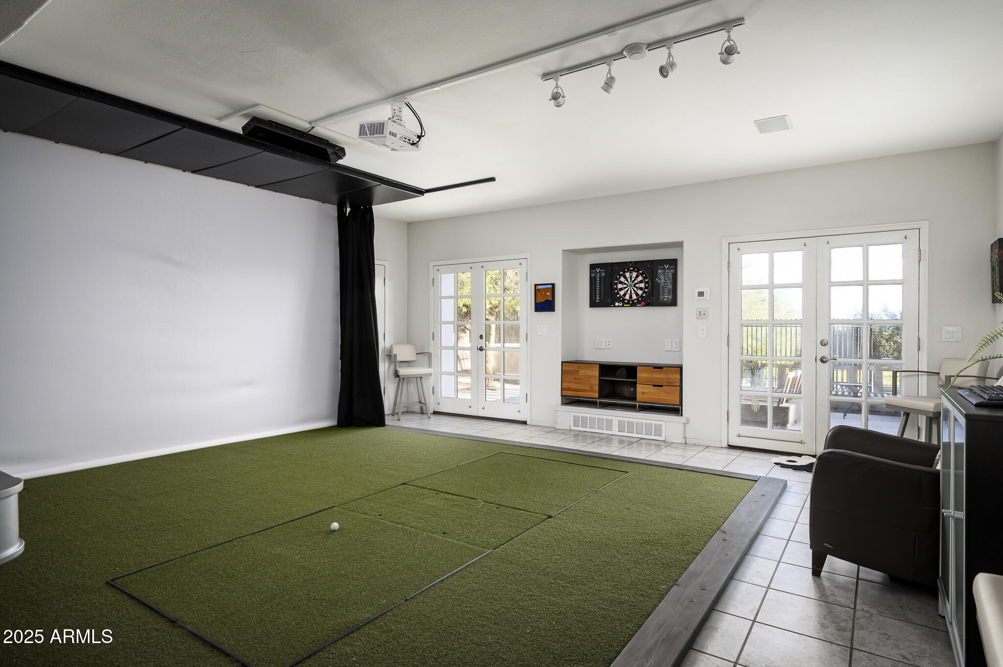 3977 E Paradise View Drive