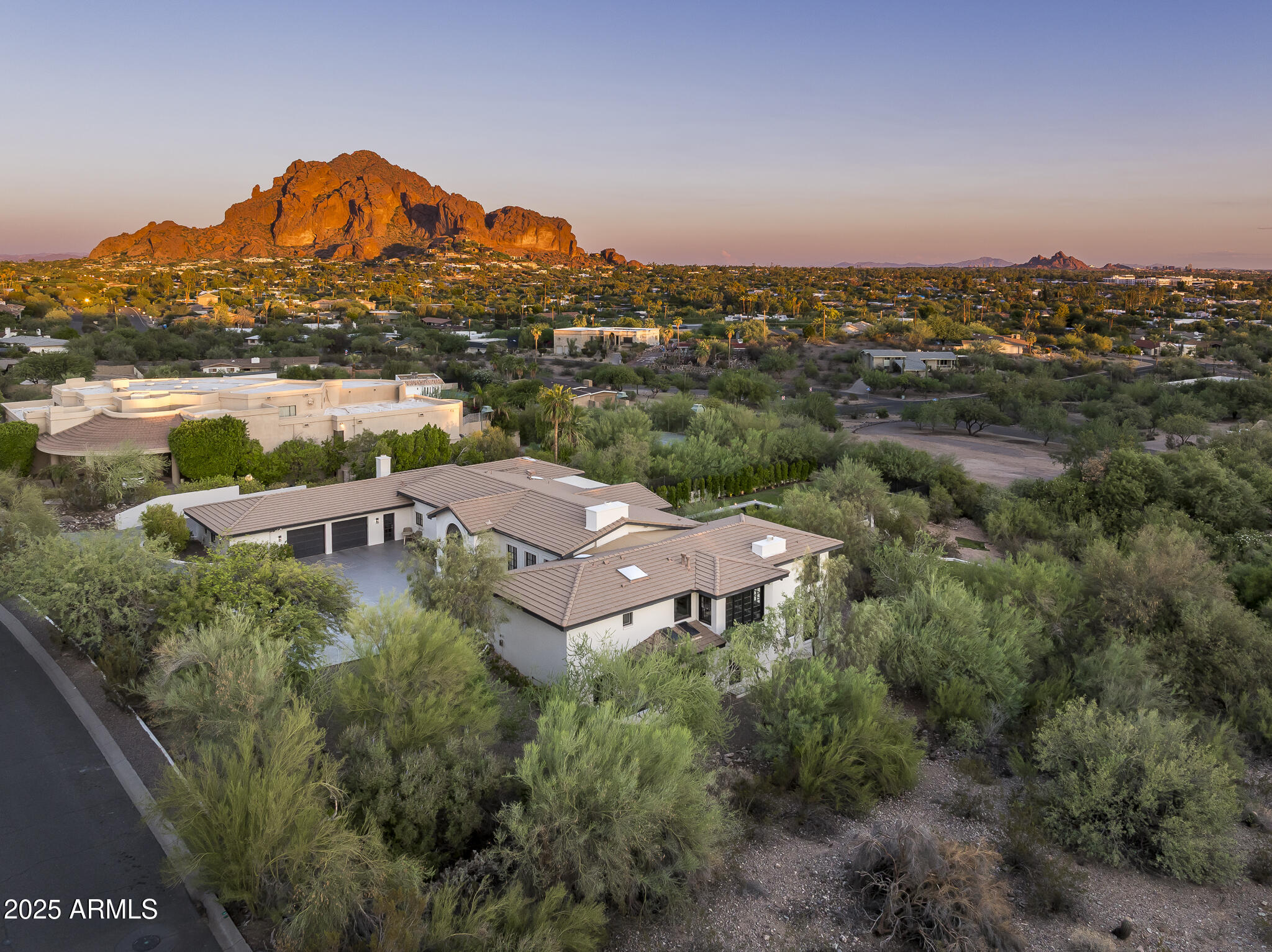 3977 E Paradise View Drive
