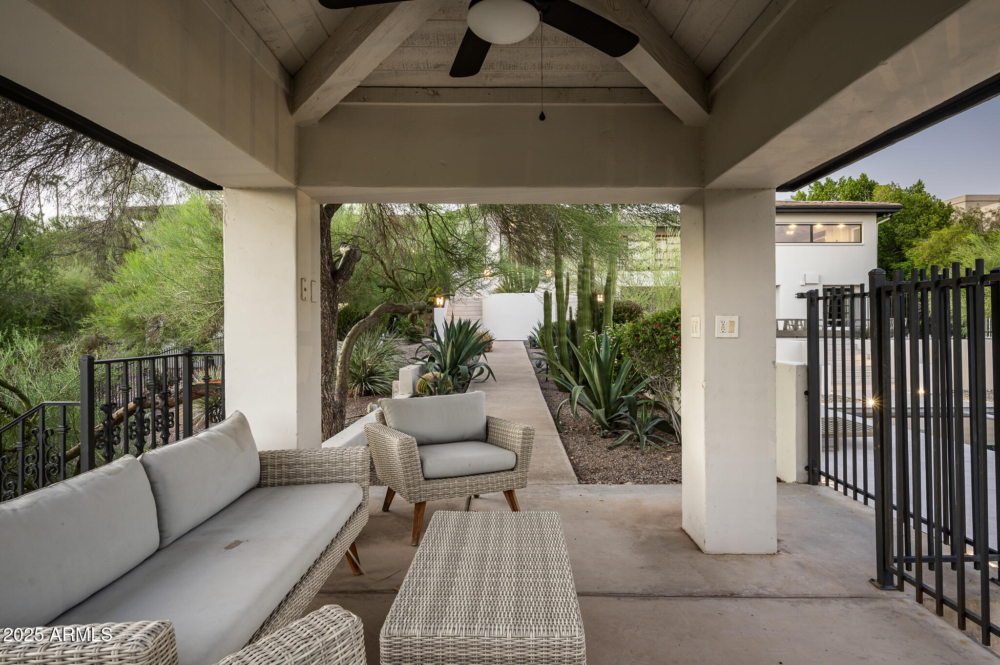 3977 E Paradise View Drive