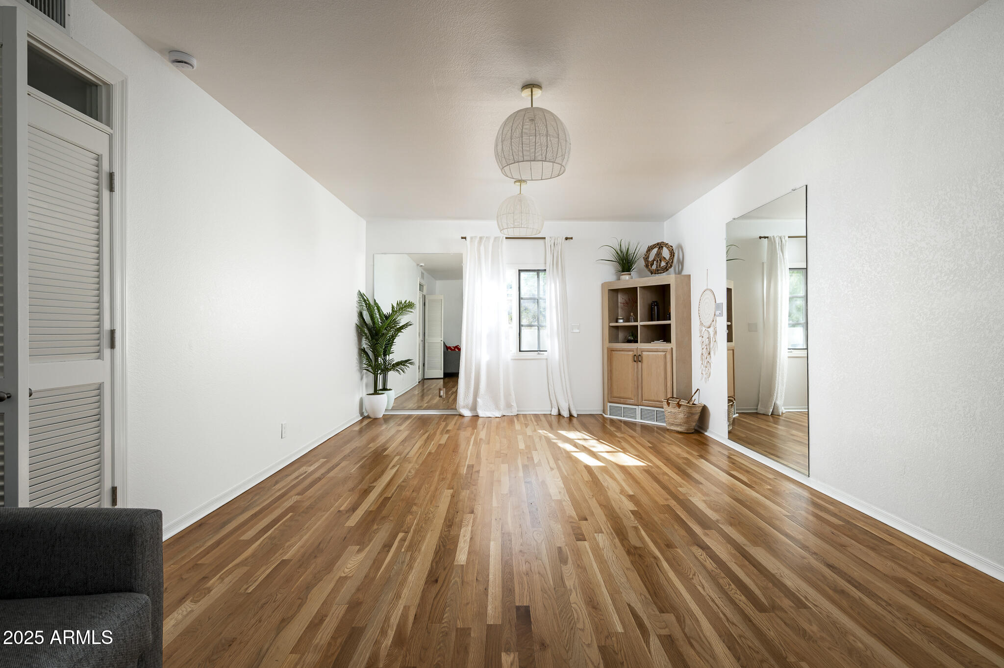 3977 E Paradise View Drive