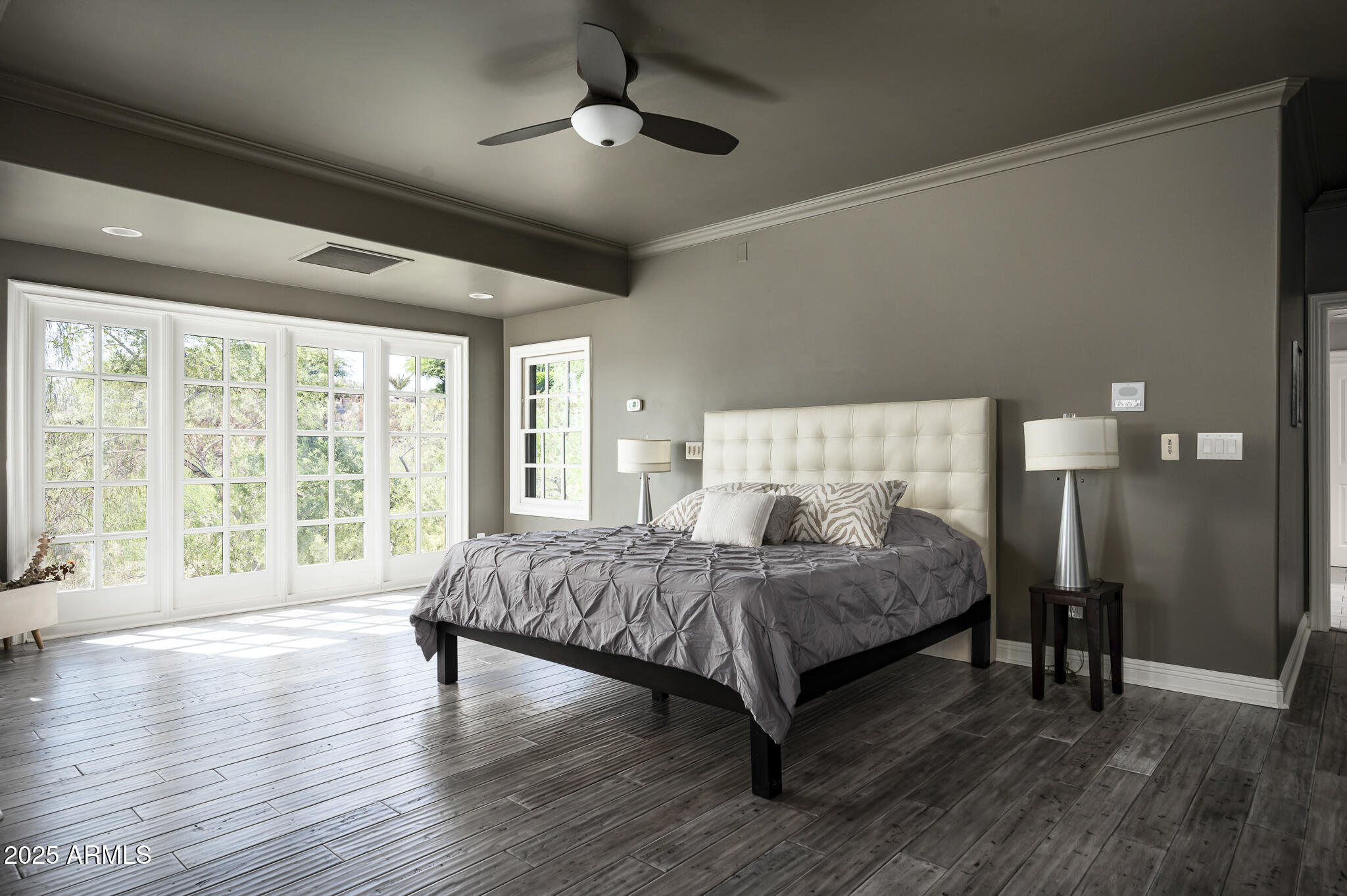 3977 E Paradise View Drive