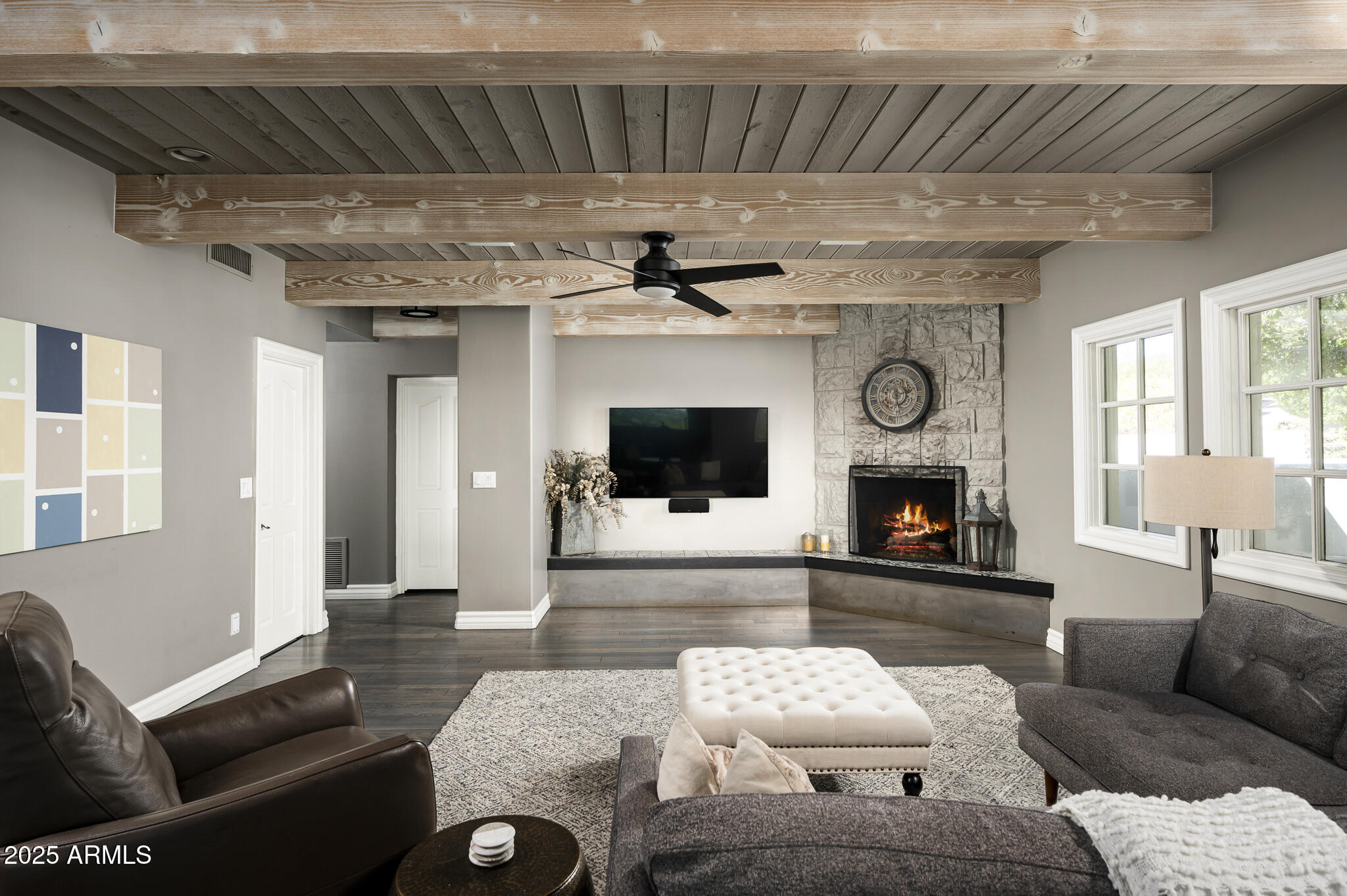 3977 E Paradise View Drive