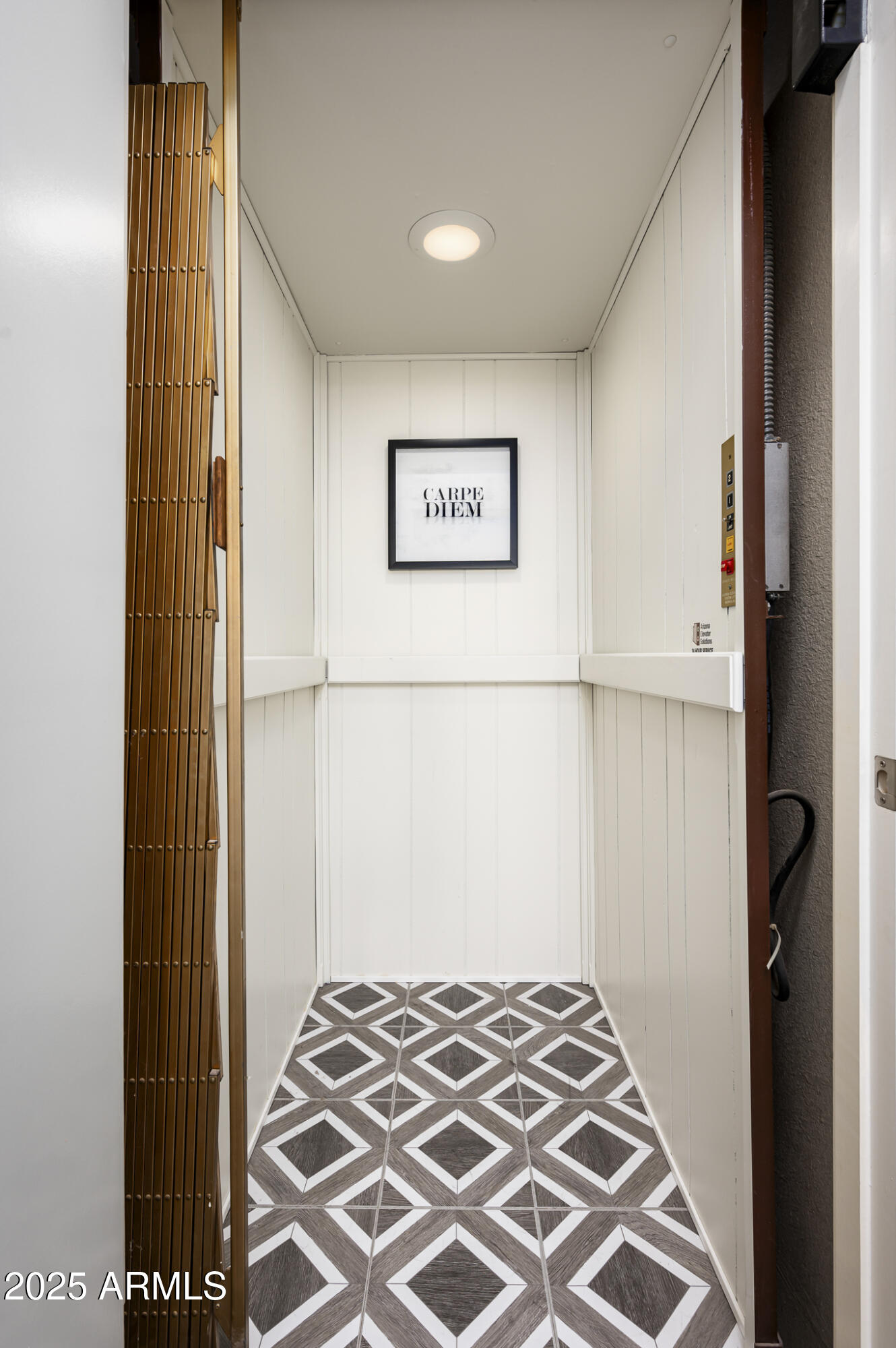 3977 E Paradise View Drive