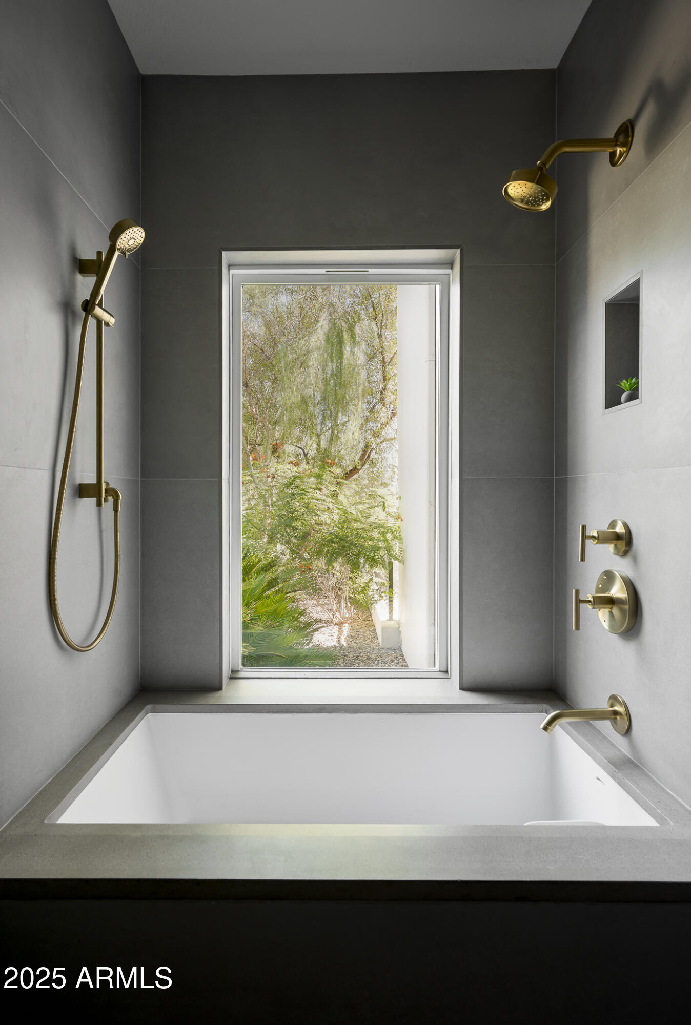 3977 E Paradise View Drive