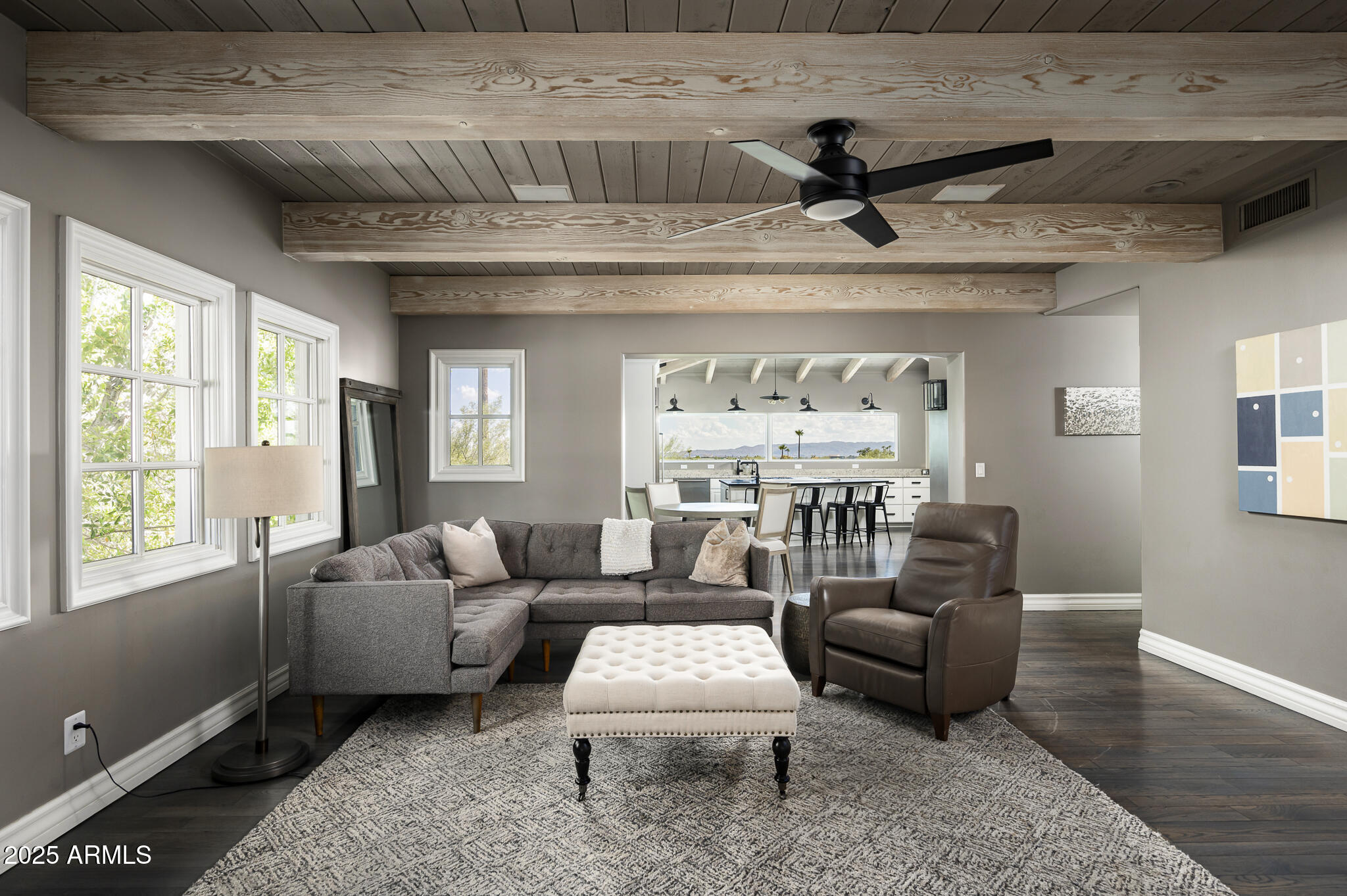 3977 E Paradise View Drive