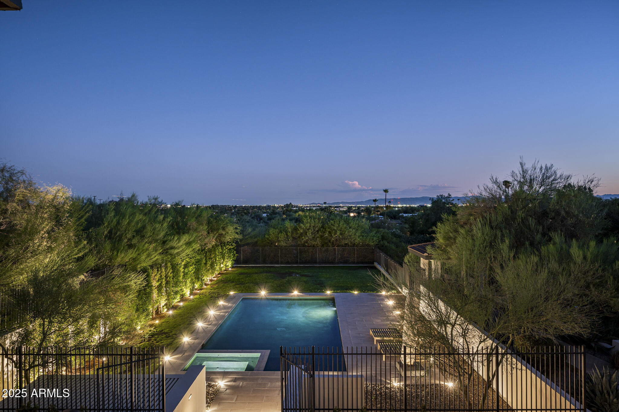 3977 E Paradise View Drive