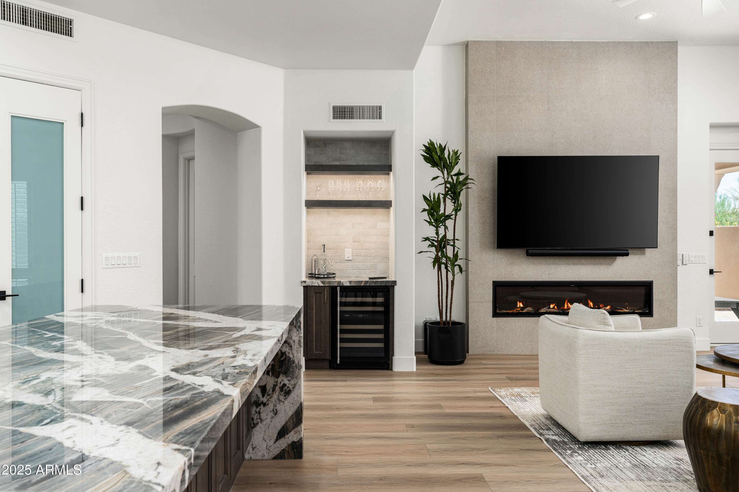 8905 E MOUNTAIN SPRING Road