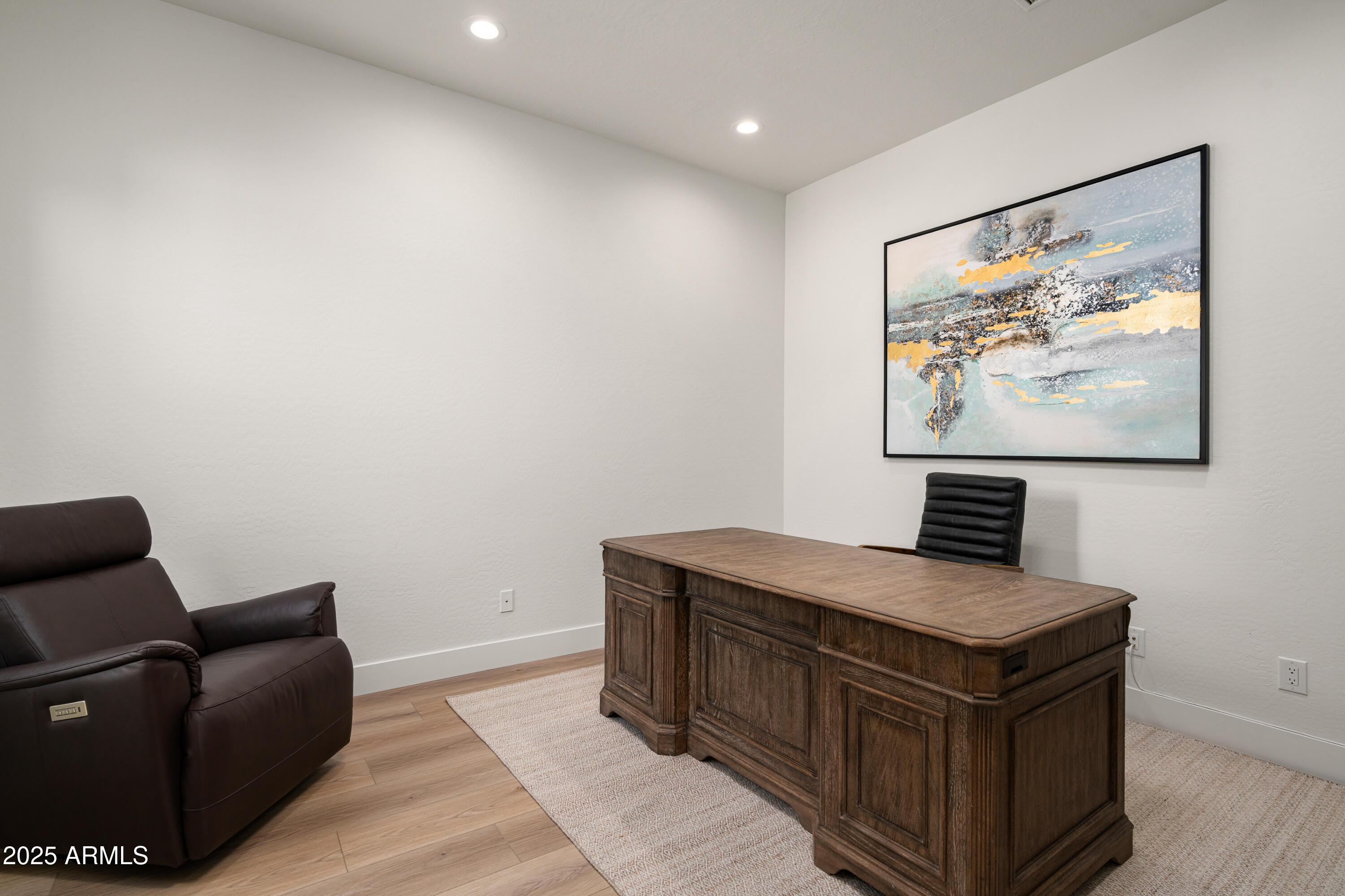 8905 E MOUNTAIN SPRING Road