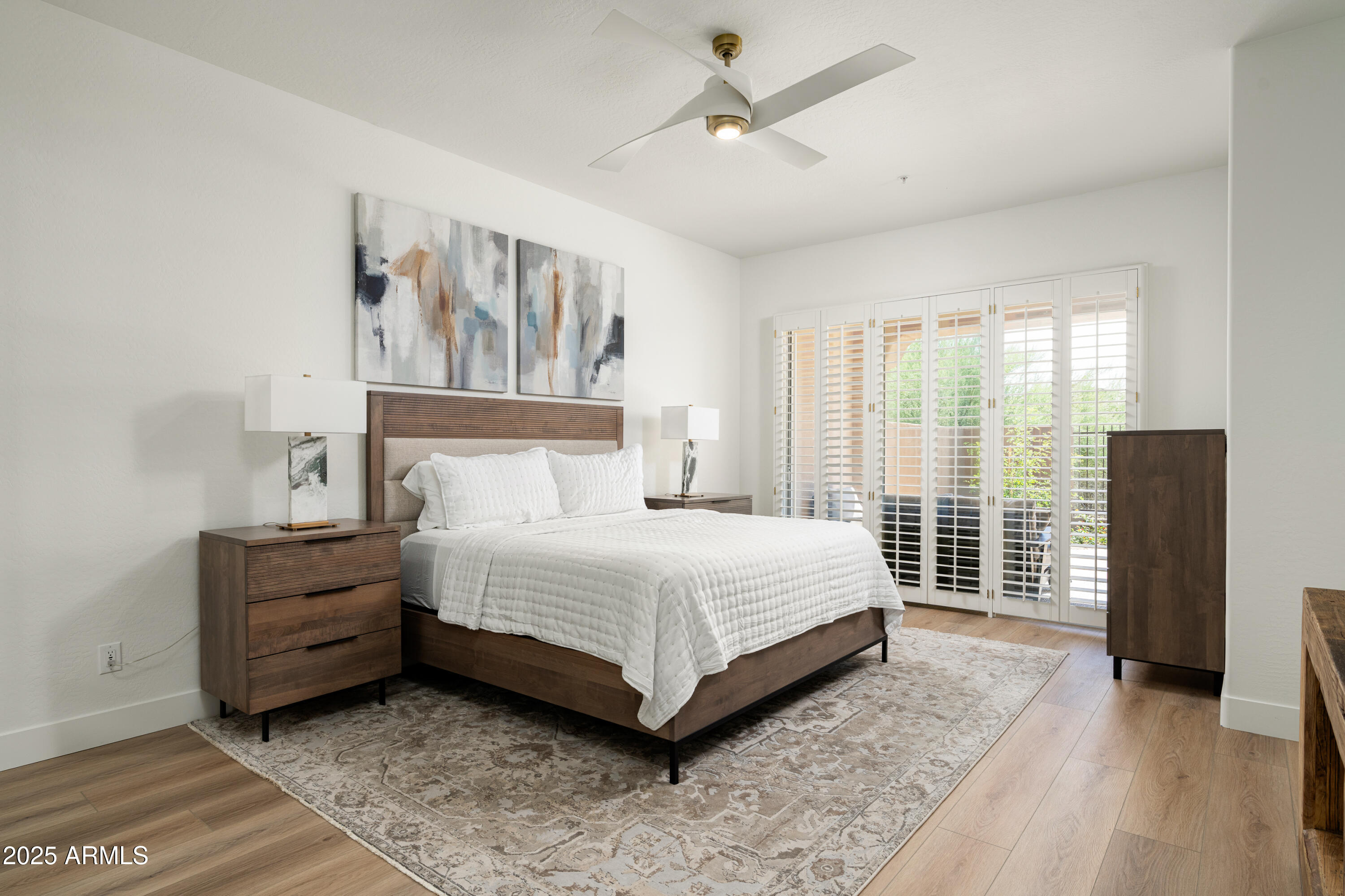 8905 E MOUNTAIN SPRING Road